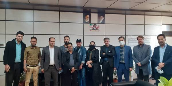نشست فرماندار با جمعی از هنرمندان تئاتر شهرستان دلیجان