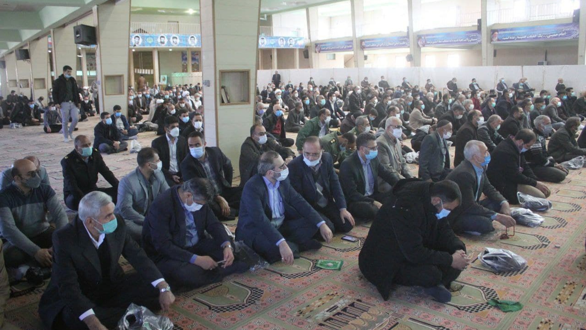 حضور مسئولین استان در نماز جمعه شهر خمین