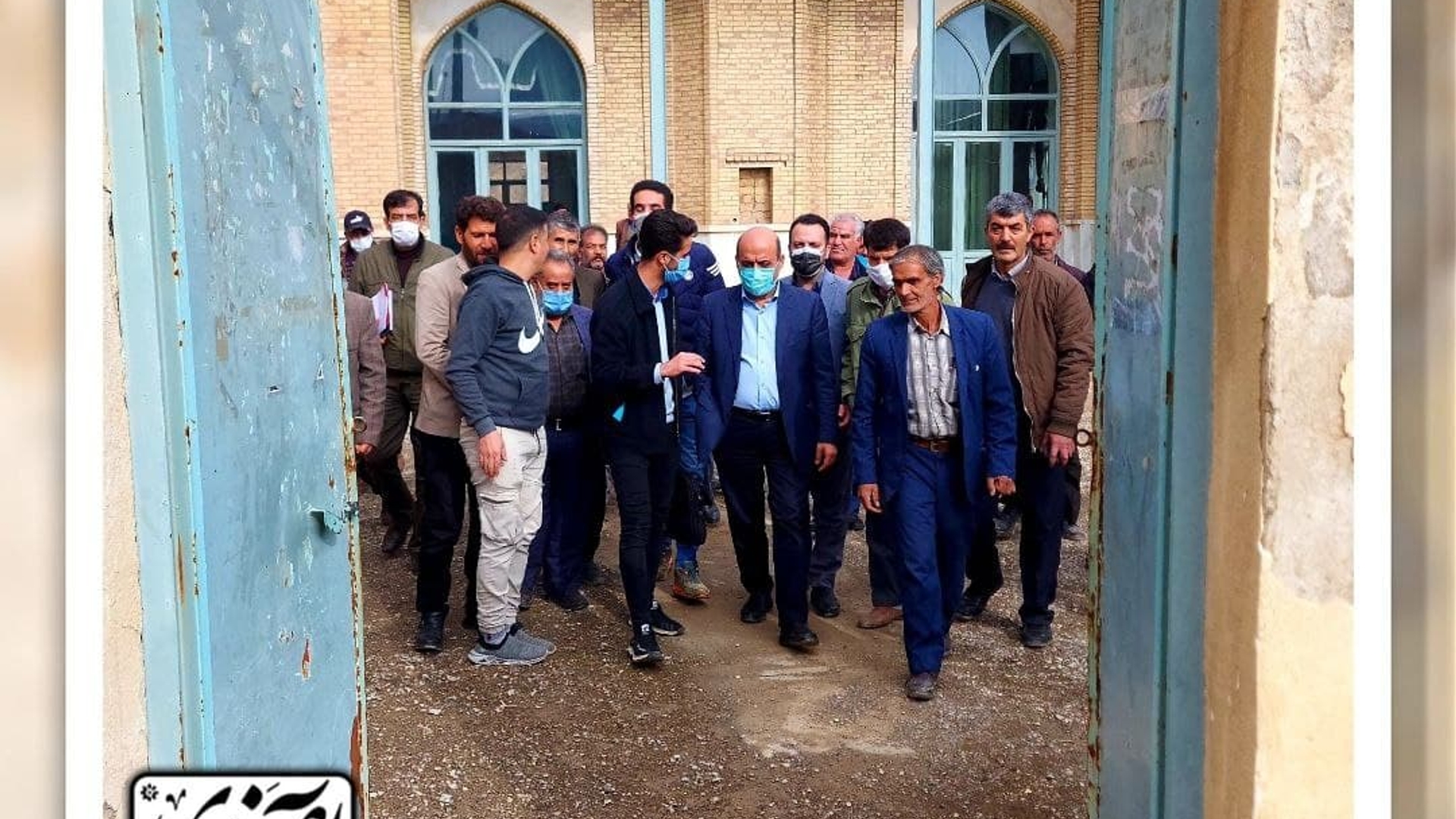 دیدار دکتر آصفری با دهیار ، اعضای شورا و تعدادی از ساکنین روستای میدانک شهرستان کمیجان