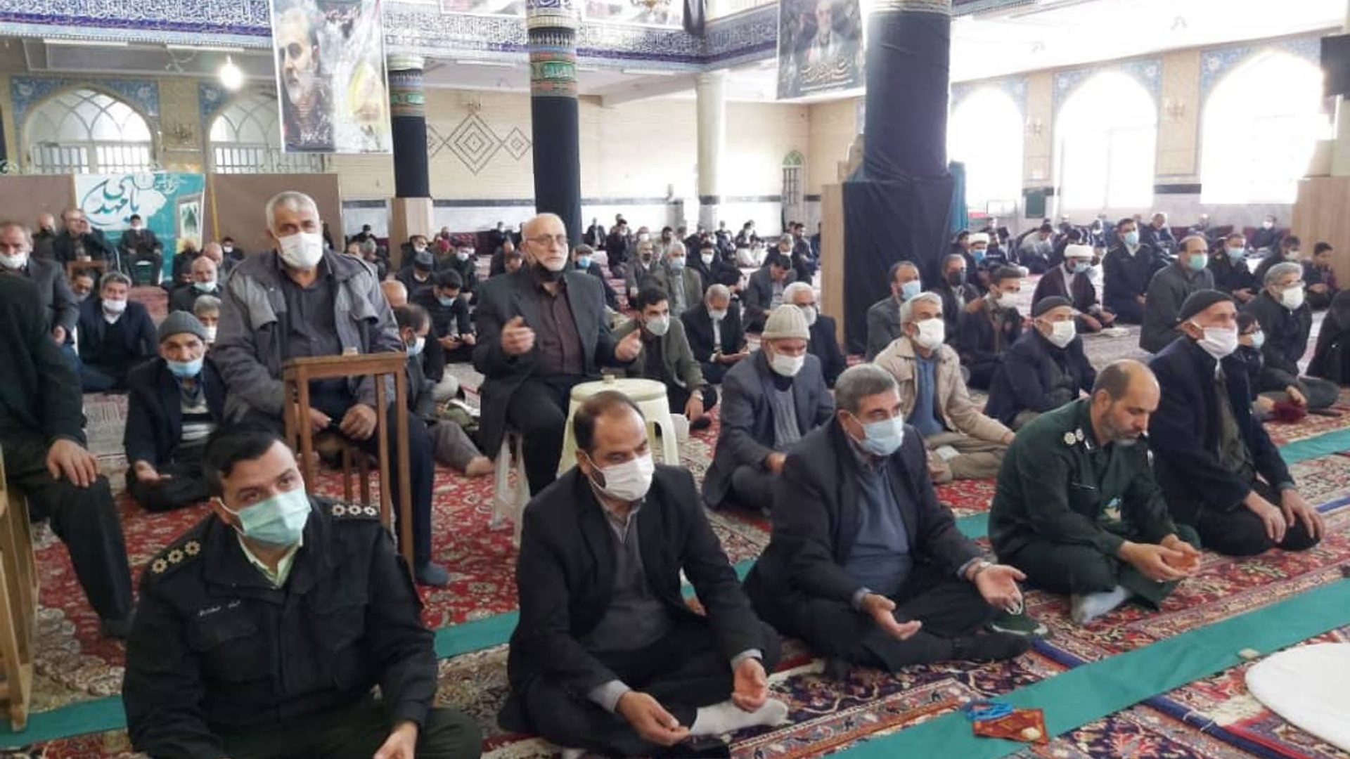 حضور علی اکبر فراهانی سرپرست فرمانداری در نماز عبادی سیاسی جمعه