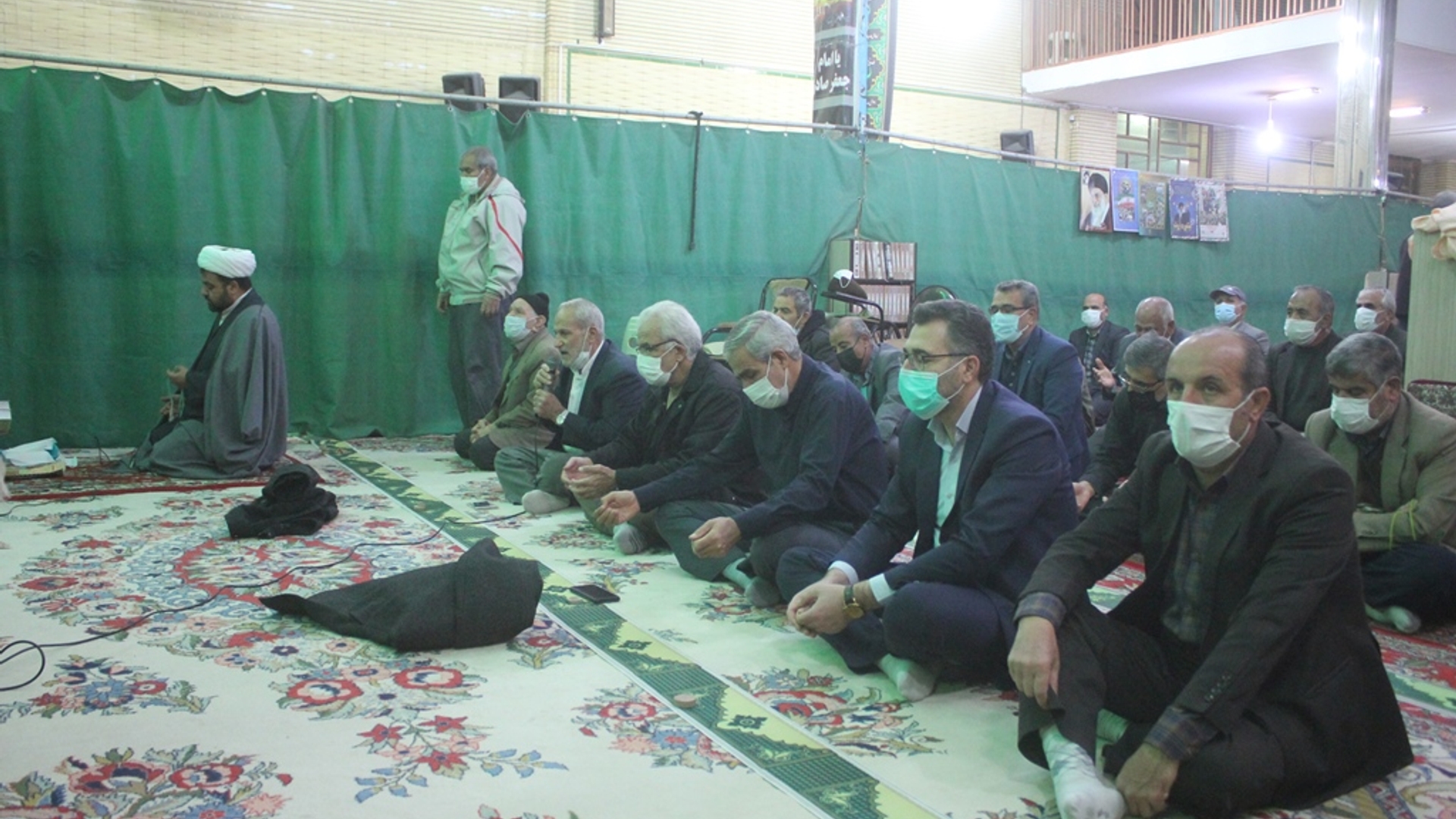 مراسم جشن انقلاب در مسجد امام صادق (ع) خمین برگزار شد