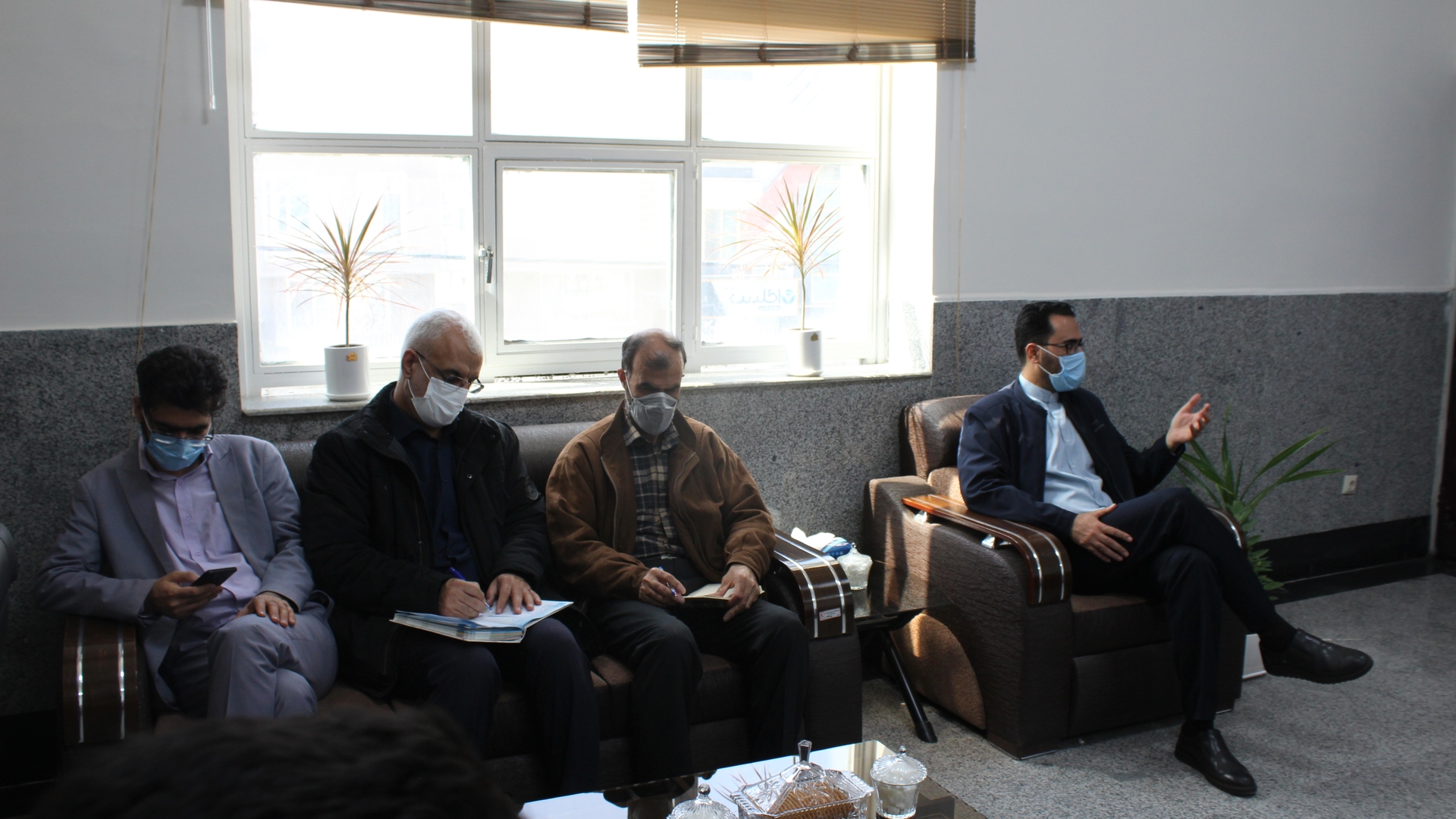 جلسه با مدیر عامل جمعیت هلال احمر استان