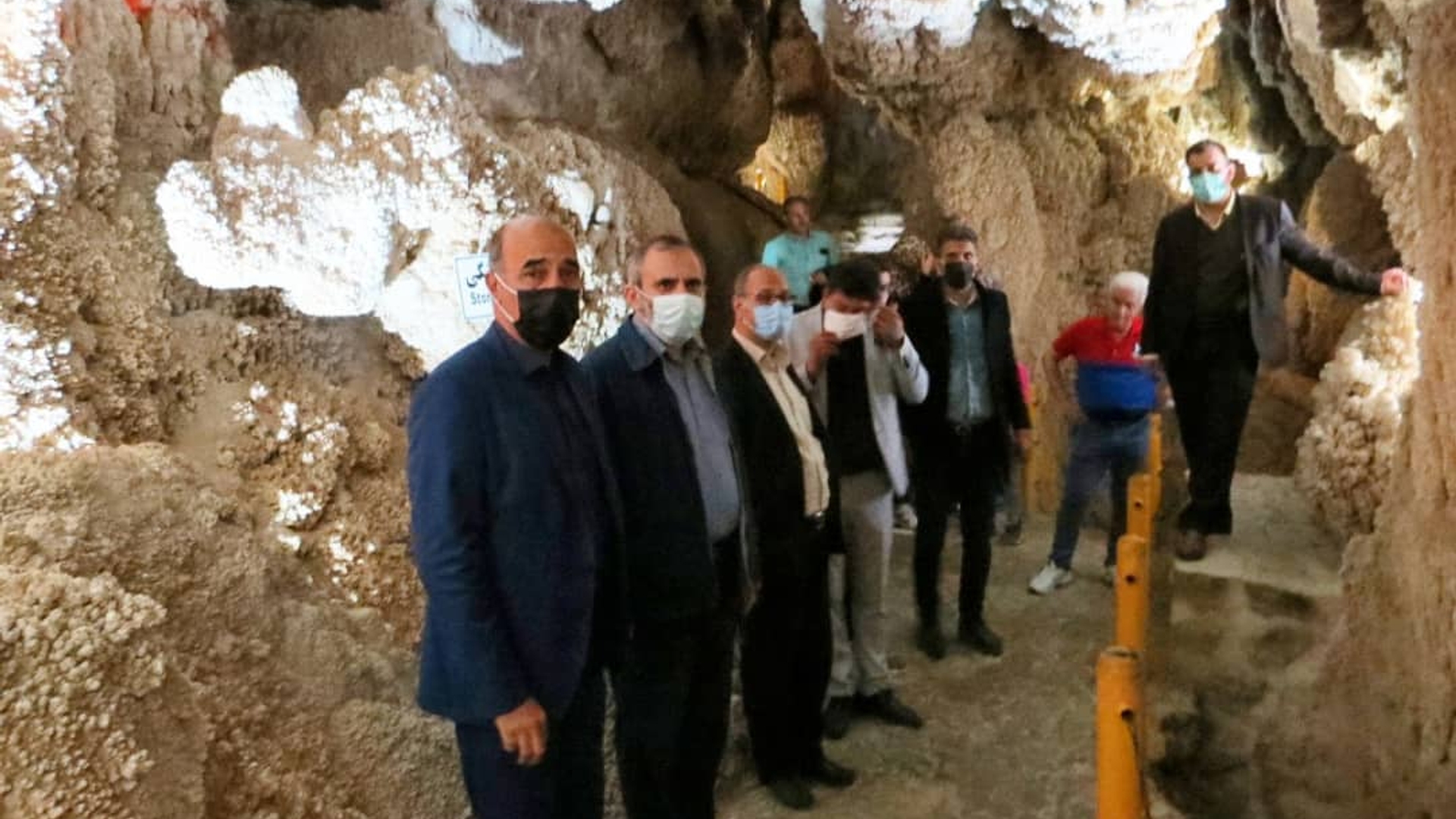 بازدید استاندار مرکزی از غار چال نخجیر شهرستان دلیجان