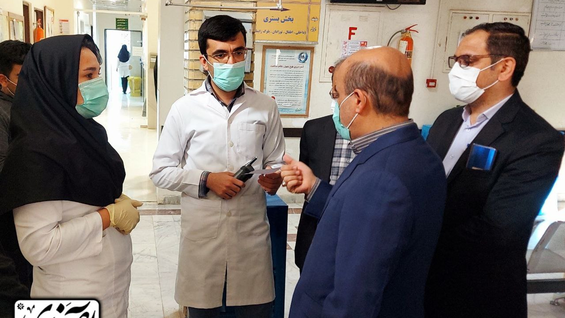 محمد حسن آصفری بهمراه فرماندار شهرستان کمیجان به صورت سرزده از بیمارستان امام علی (ع) شهر کمیجان بازدید کردند