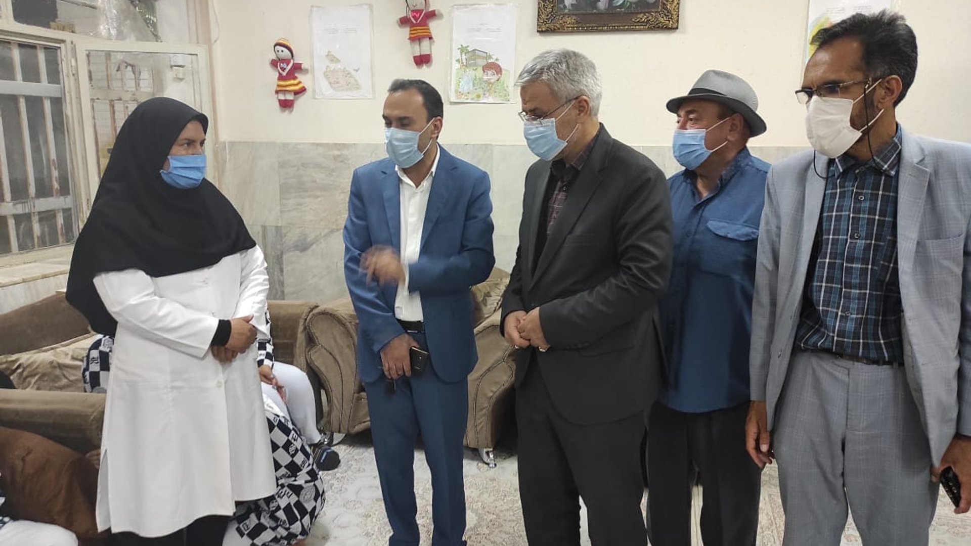 سرپرست فرمانداری از مرکز نگهداری دختران معلول ثامن الحجج خمین بازدید کردند