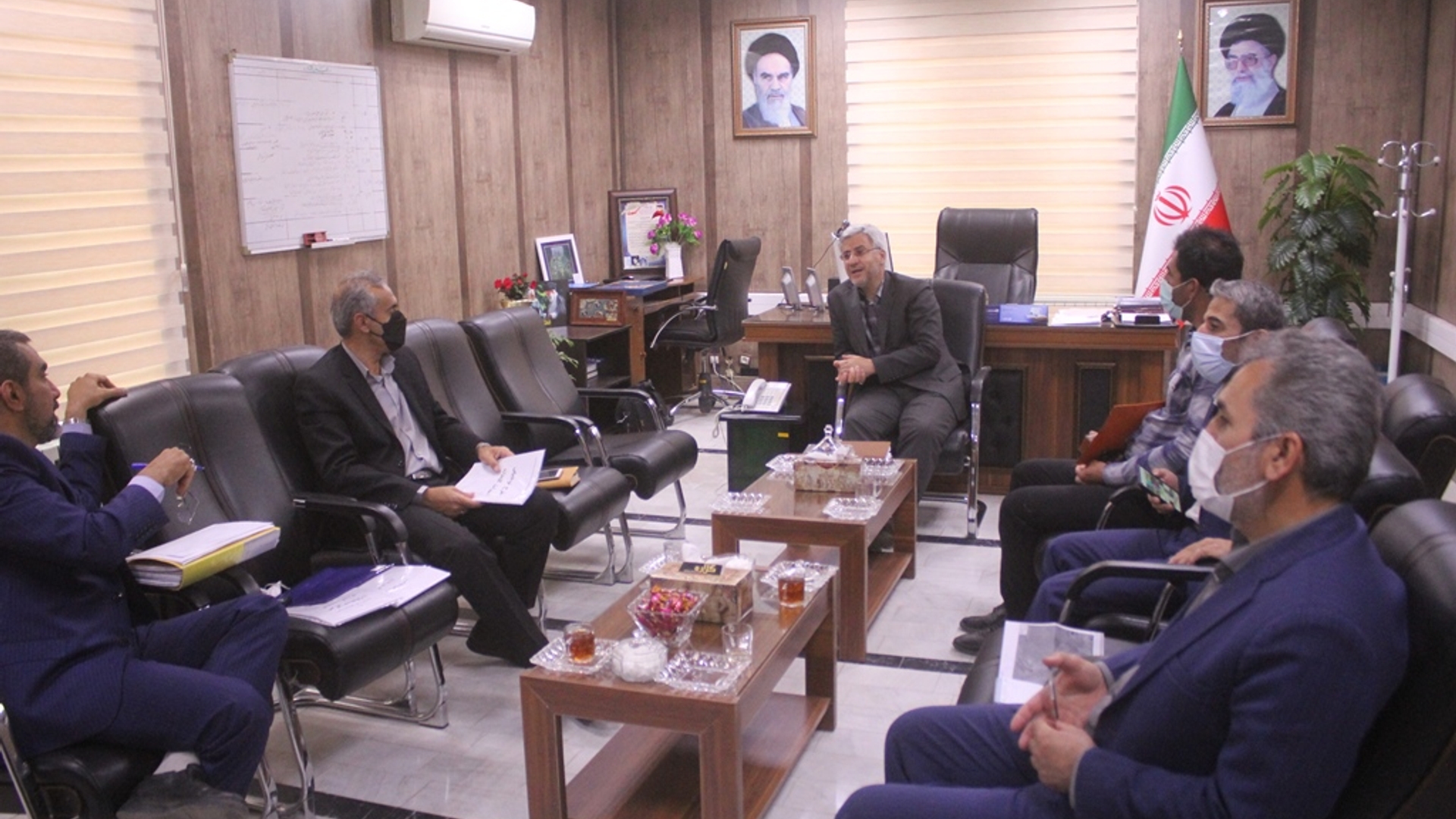 جلسه بررسی مشکلات مزرعه دامپروری روستای شهابیه شهرستان خمین برگزار شد
