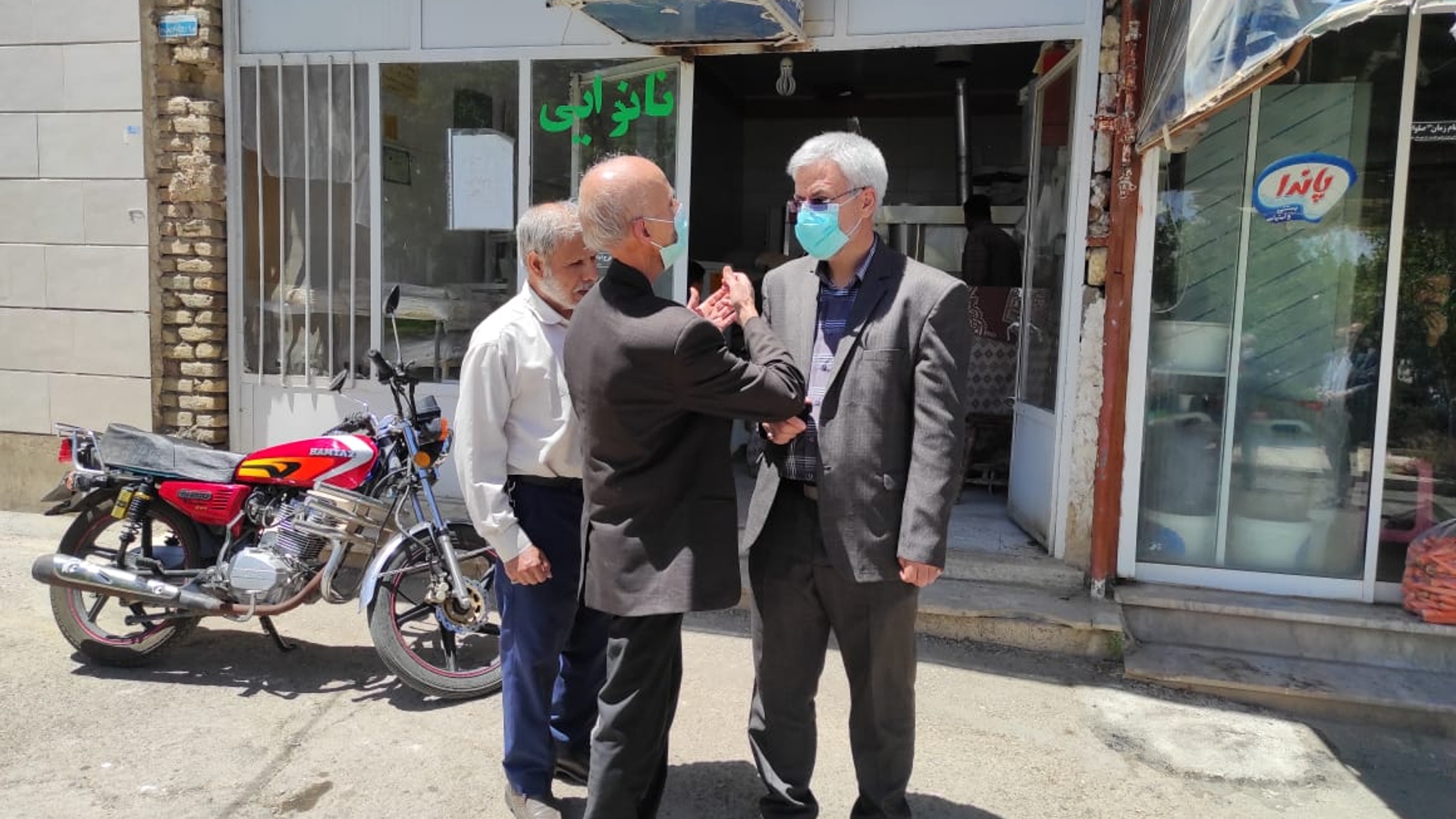 فرماندار شهرستان از تعدادی از واحدهای نانوایی خمین بازدید کرد