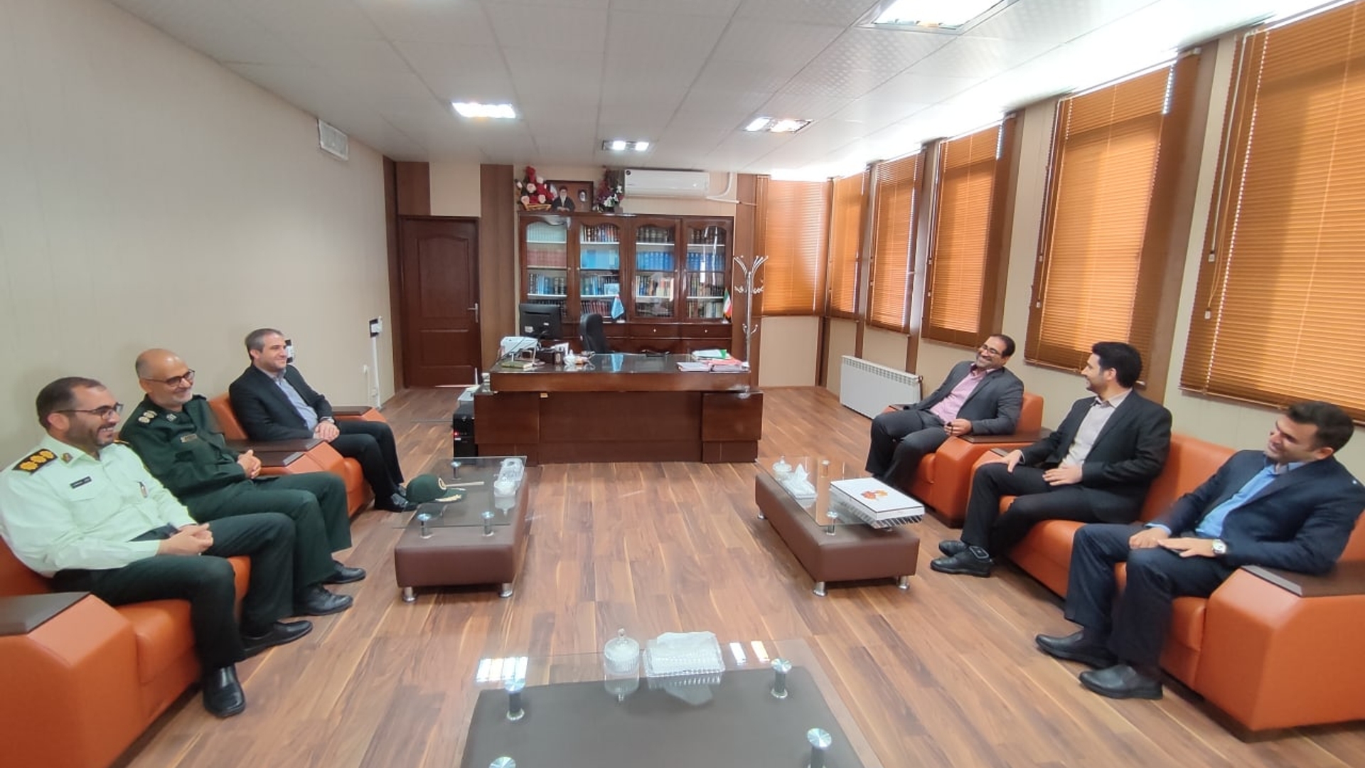 به مناسبت هفته قوه قضاییه ، مهدی الیاسی سرپرست فرمانداری ویژه شهرستان ساوه به همراه شورای تامین با دادستان ساوه دیدار و گفتگو کردند.