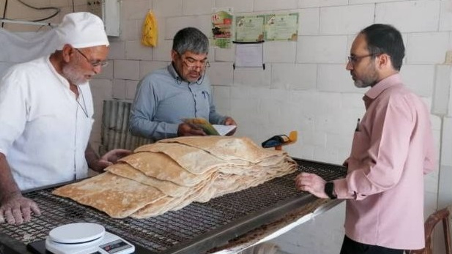 بازدید و نظارت بر واحدهای نانوایی شهرستان کمیجان