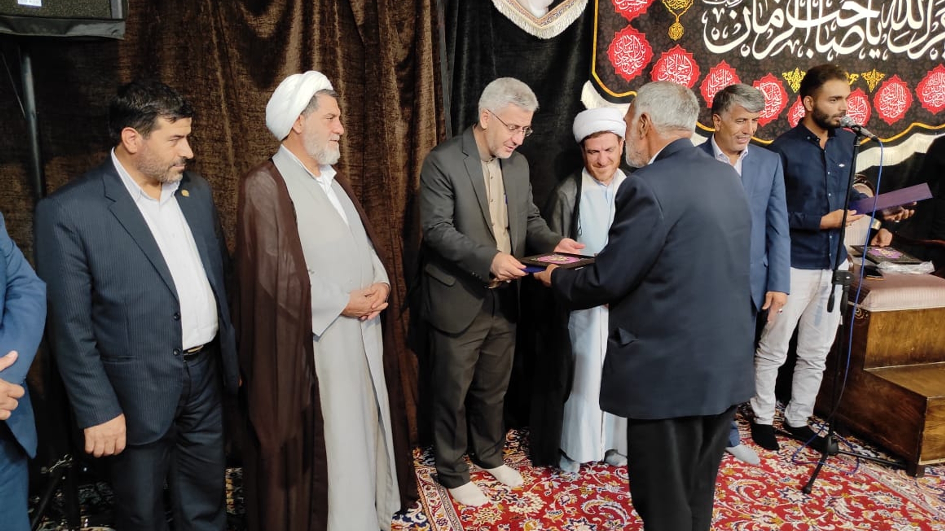 آئین استقبال از محرم در مسجد خامس آل عبا (ع) خمین برگزار شد