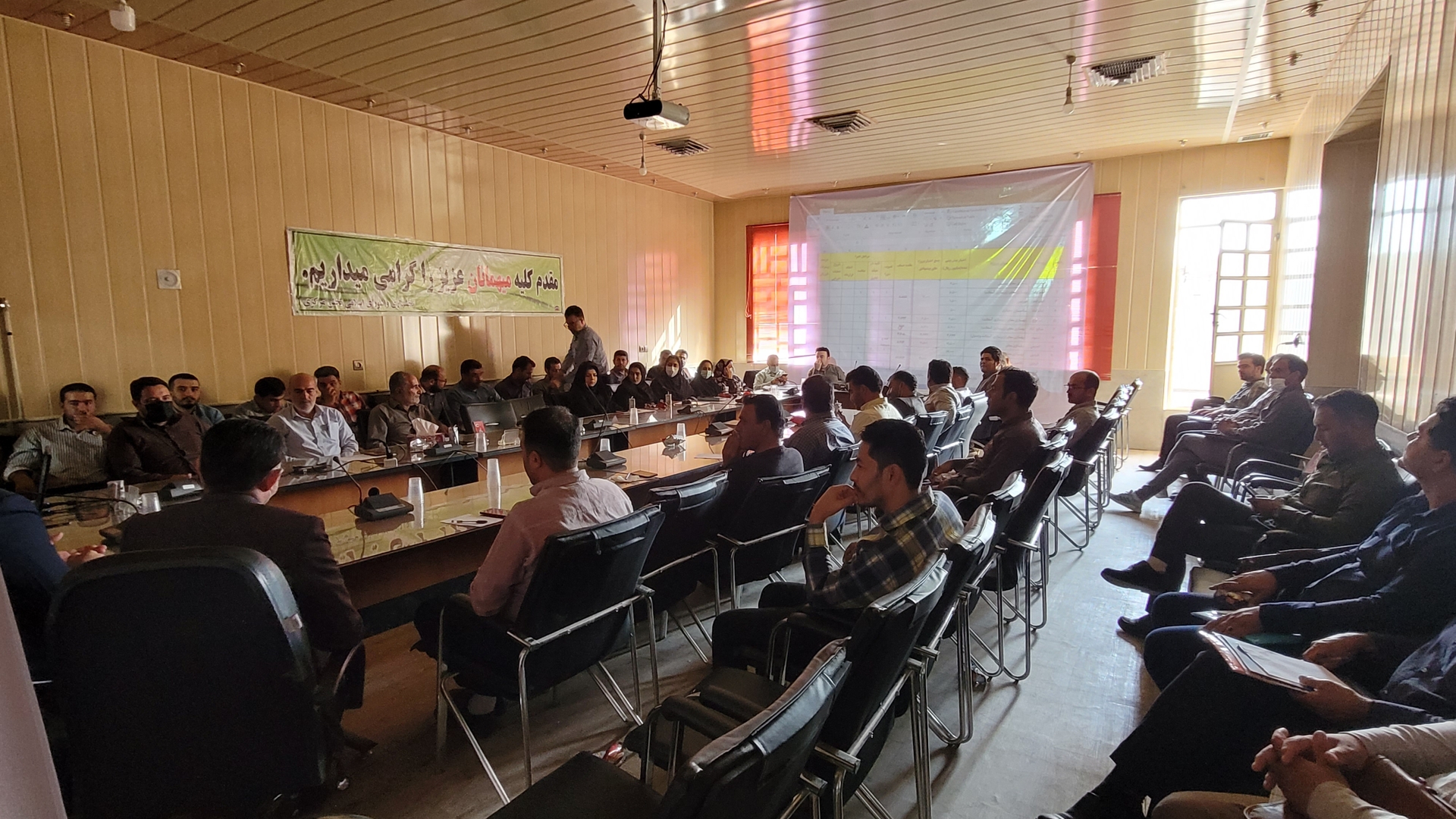 هفتمین جلسه رصد و پایش پروژه های عمرانی دهیاری های بخش مرکزی شهرستان ساوه برگزار گردید