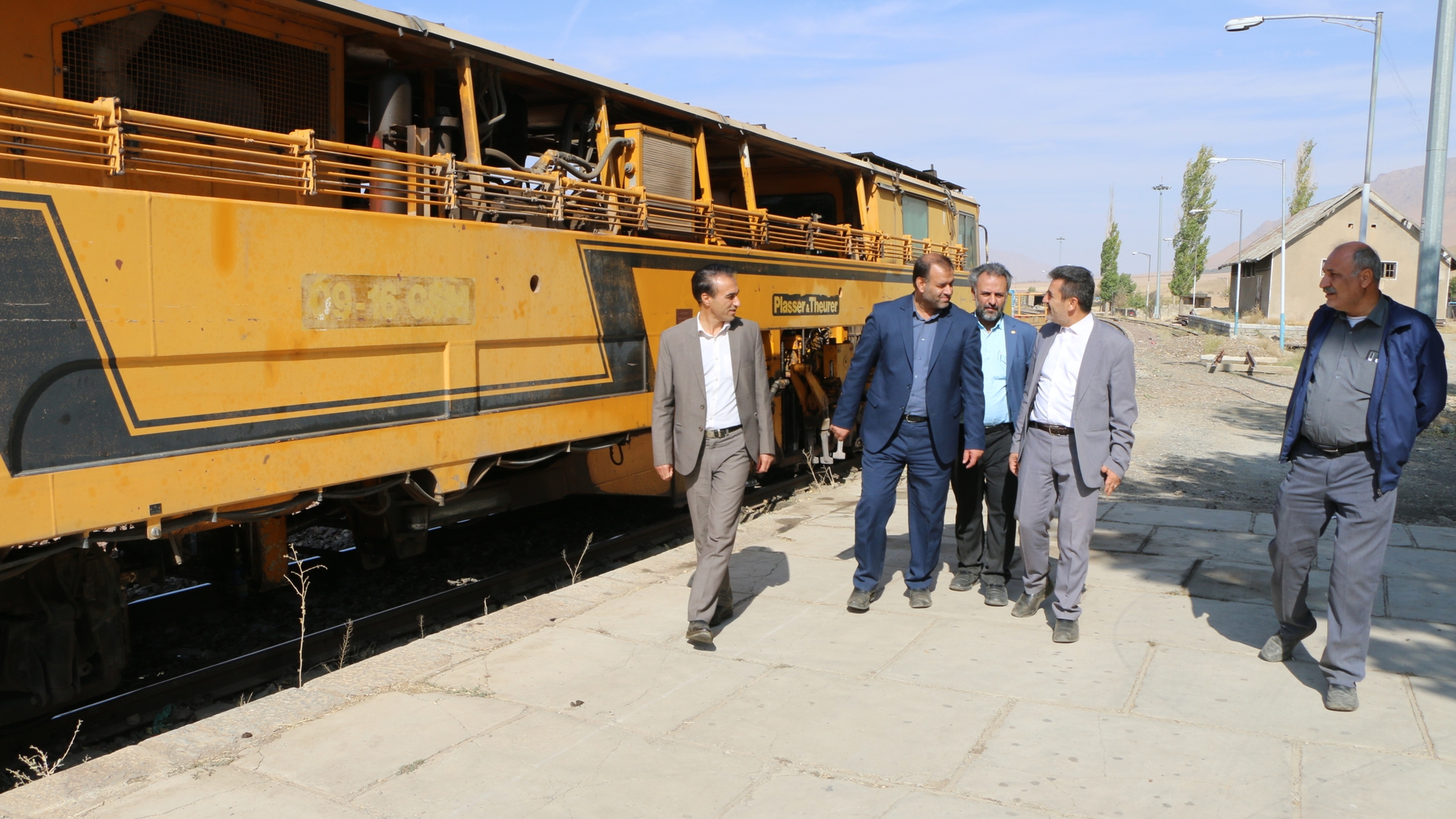 بازدید فرماندار شهرستان شازند از ایستگاه راه آهن شازند و نور آباد