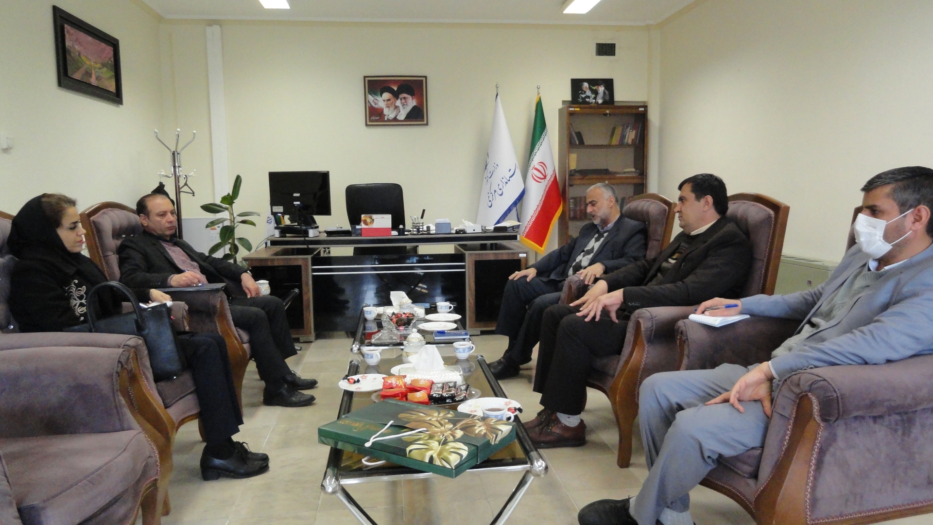 برگزاری جلسه با مدیر شرکت بیمه رازی سرپرستی استان مرکزی