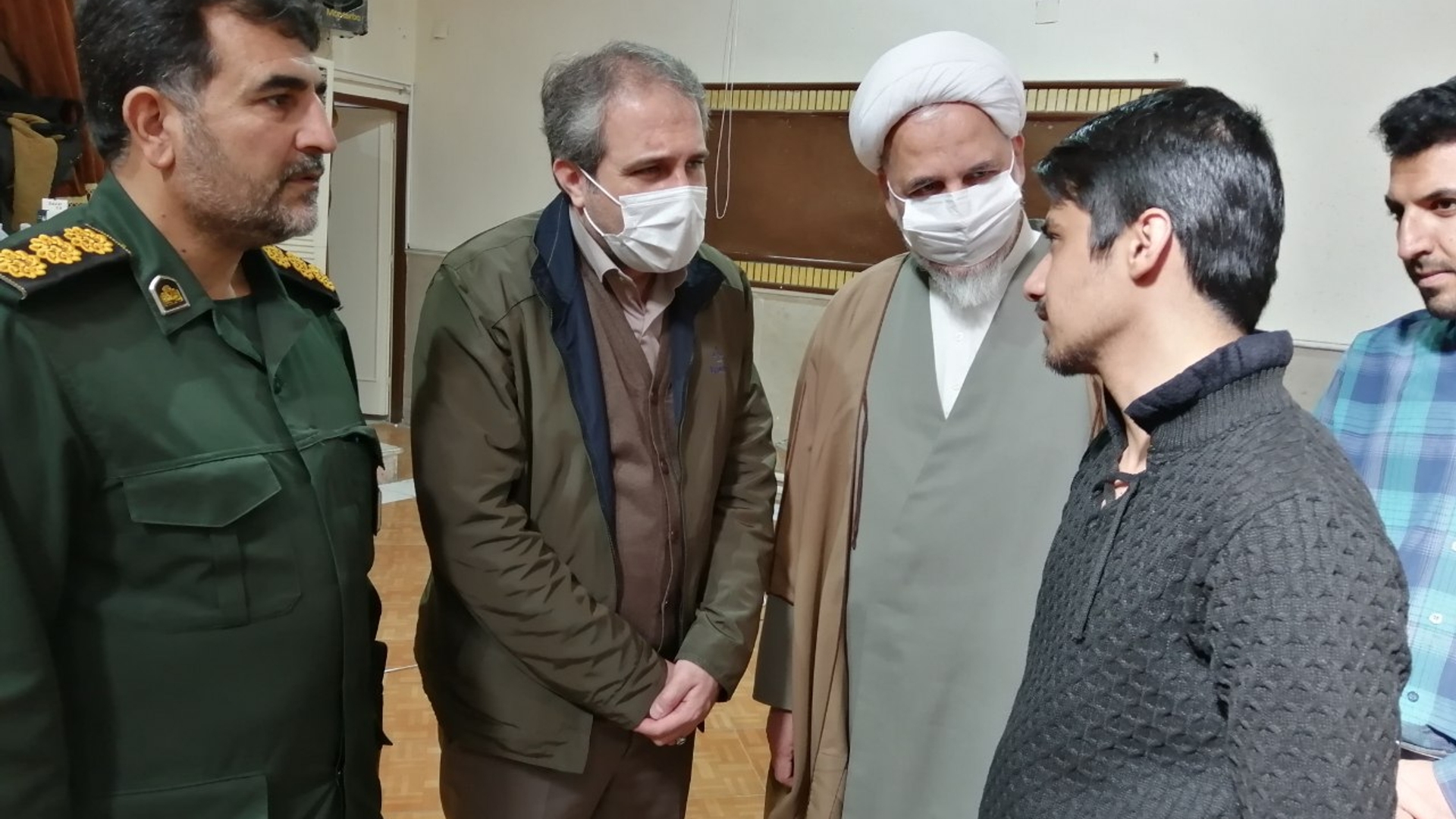بازدید از روند خدمت رسانی گروه جهادی دانشگاه علوم پزشکی تهران به مردم ساوه