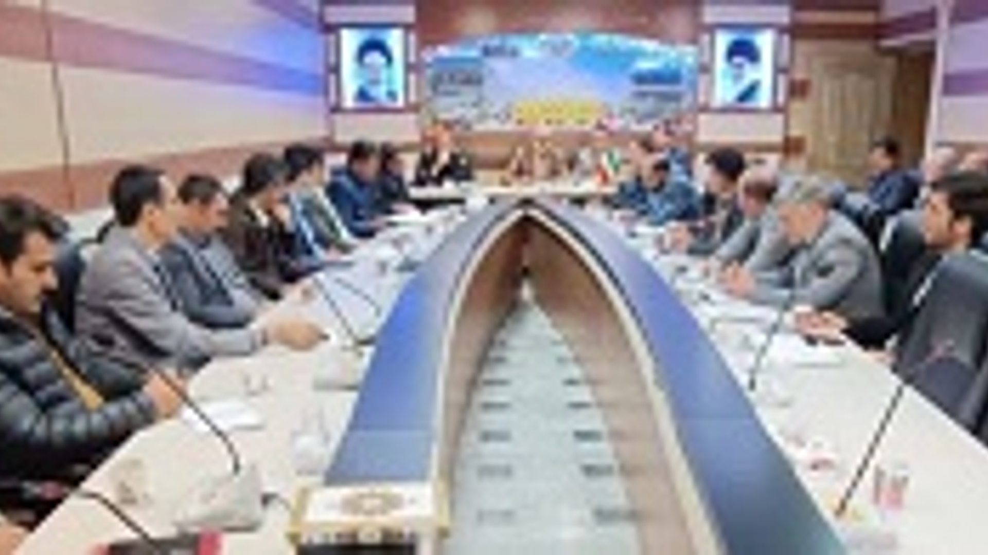 جلسه مدیریت بحران شهرستان شازند برگزار شد .