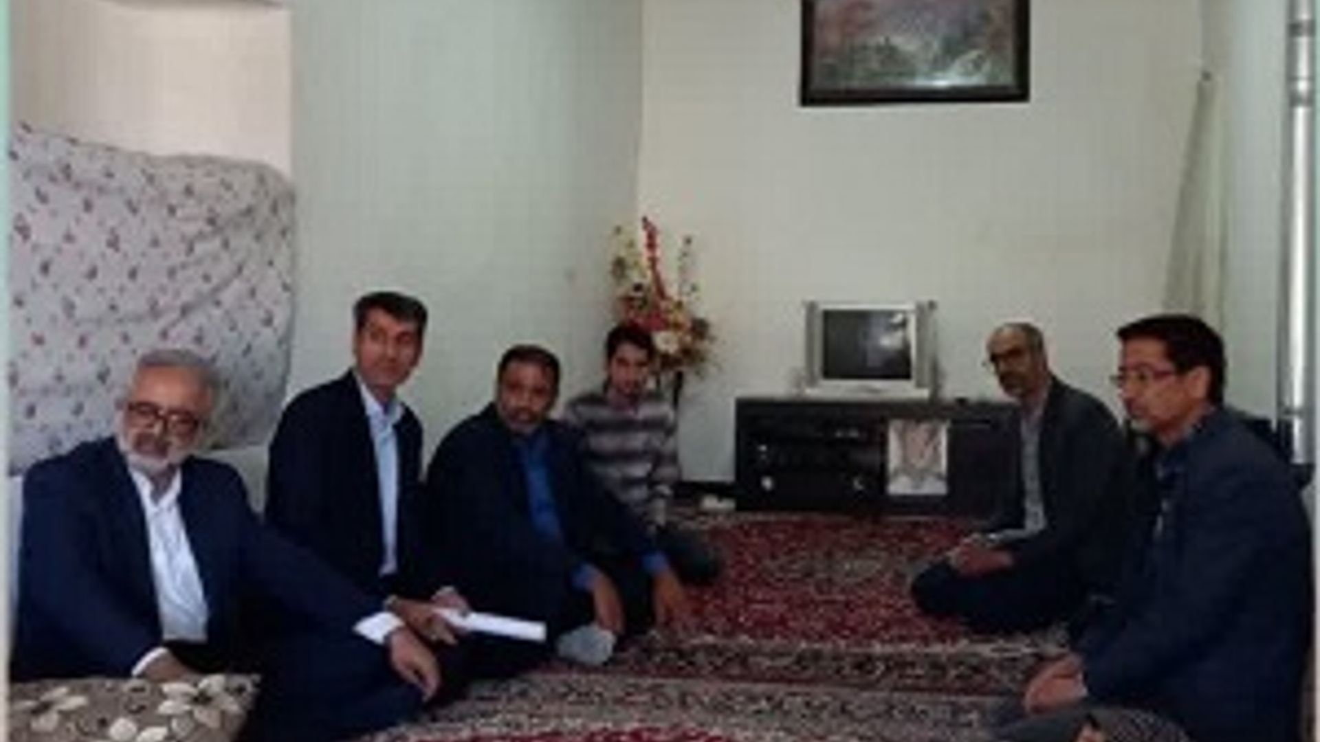دیدار معاون فرماندار با خانواده های مددجویان کمیته امداد امام خمینی(ره) در بخش سربند