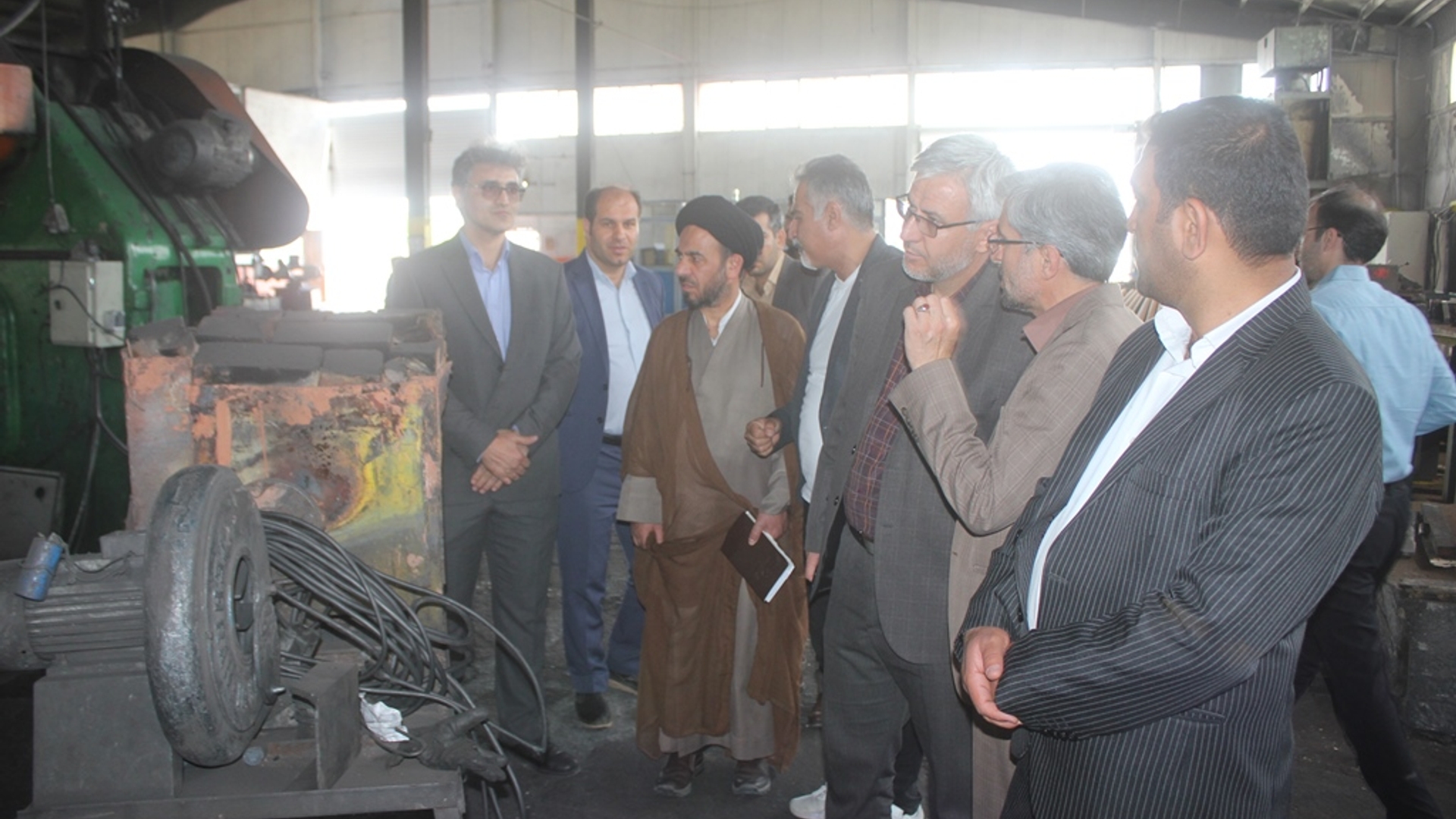 فرماندار و امام جمعه خمین از تعدادی از واحدهای صنعتی شهرستان بازدید کردند