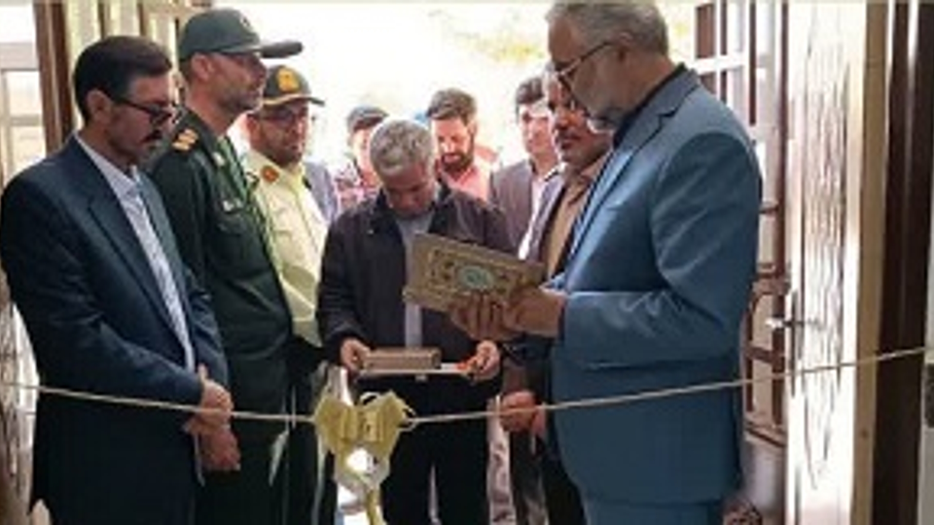 افتتاح نمایشگاه فرهنگی و صنایع دستی دانش آموزی