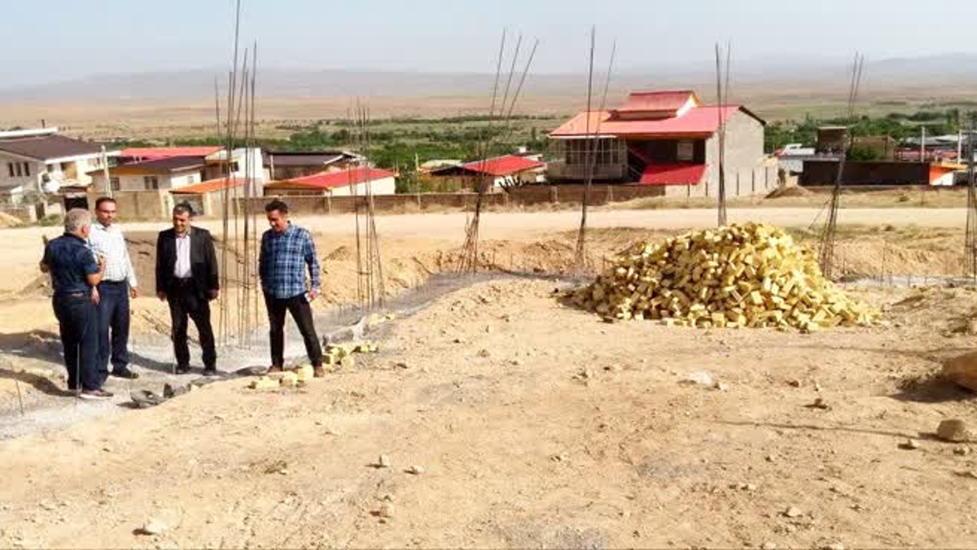 بازدید از روند اجرای پروژه احداث استخر سرپوشیده خیرساز روستای الویر