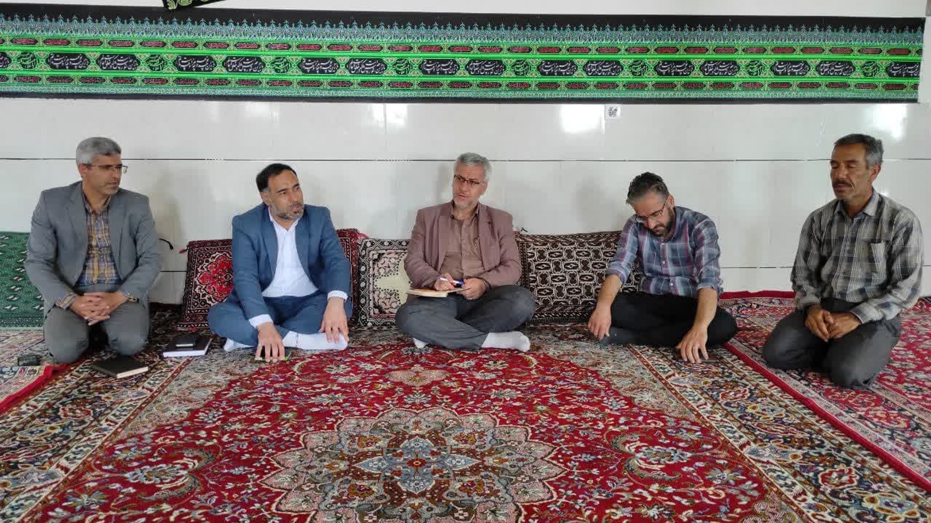 جلسه بررسی مسائل و مشکلات روستاهای دهستان خرمدشت شهرستان خمین بازدید کرد.