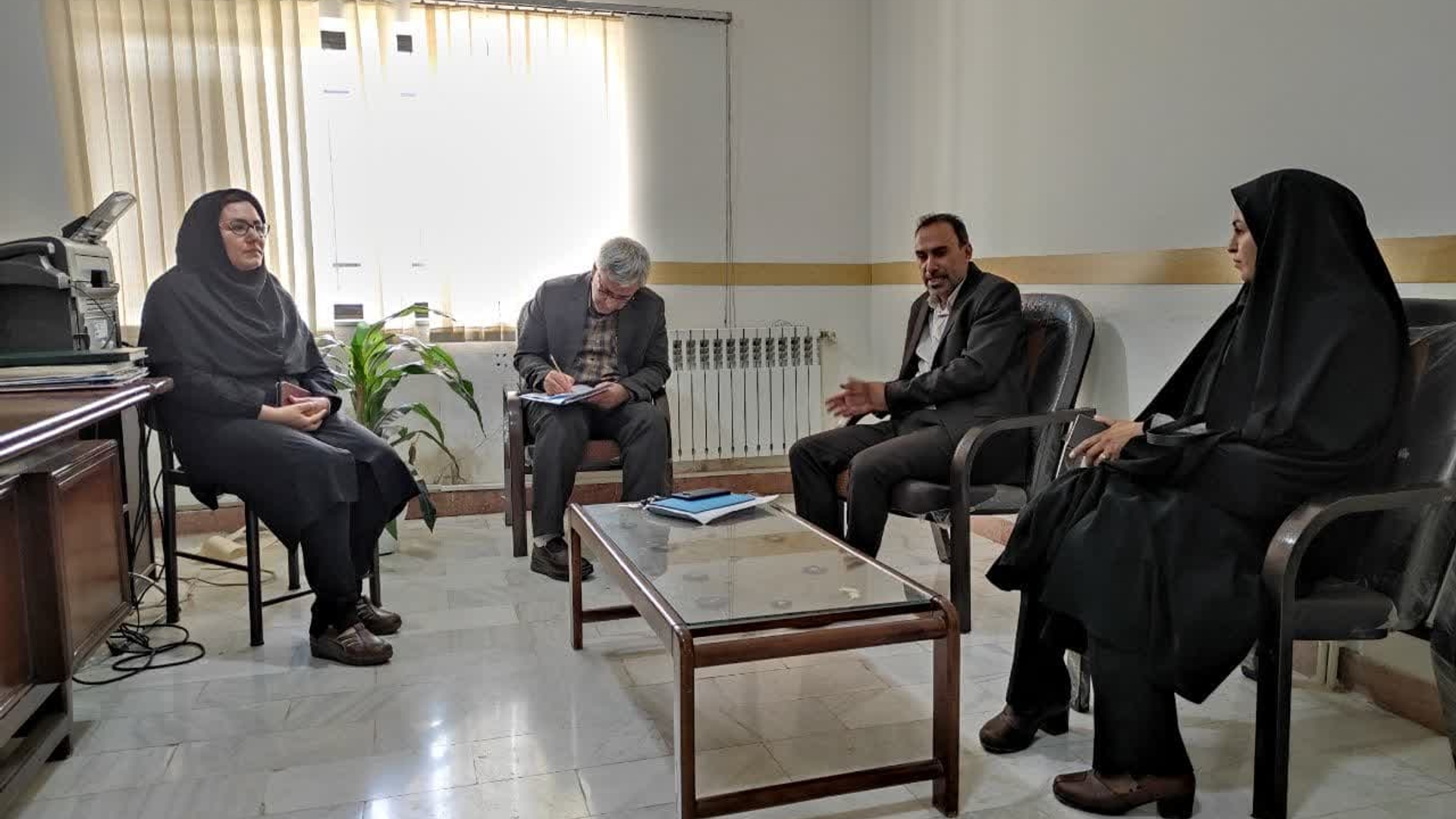 فرماندار از مرکز اورژانس اجتماعی خمین بازدید کرد