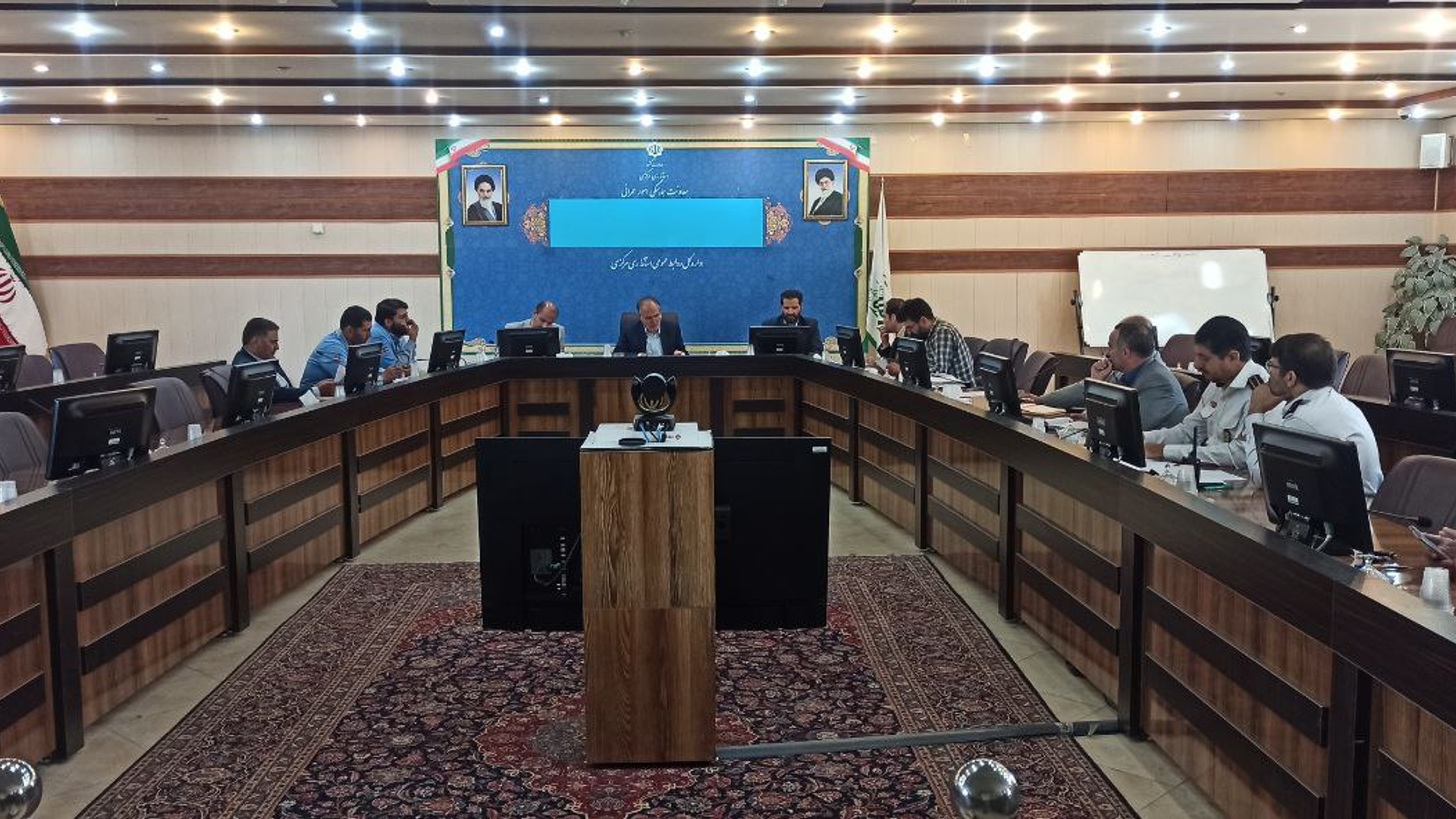 جلسه بررسی وضعیت ایمنی ساختمان های استان مرکزی برگزار شد.
