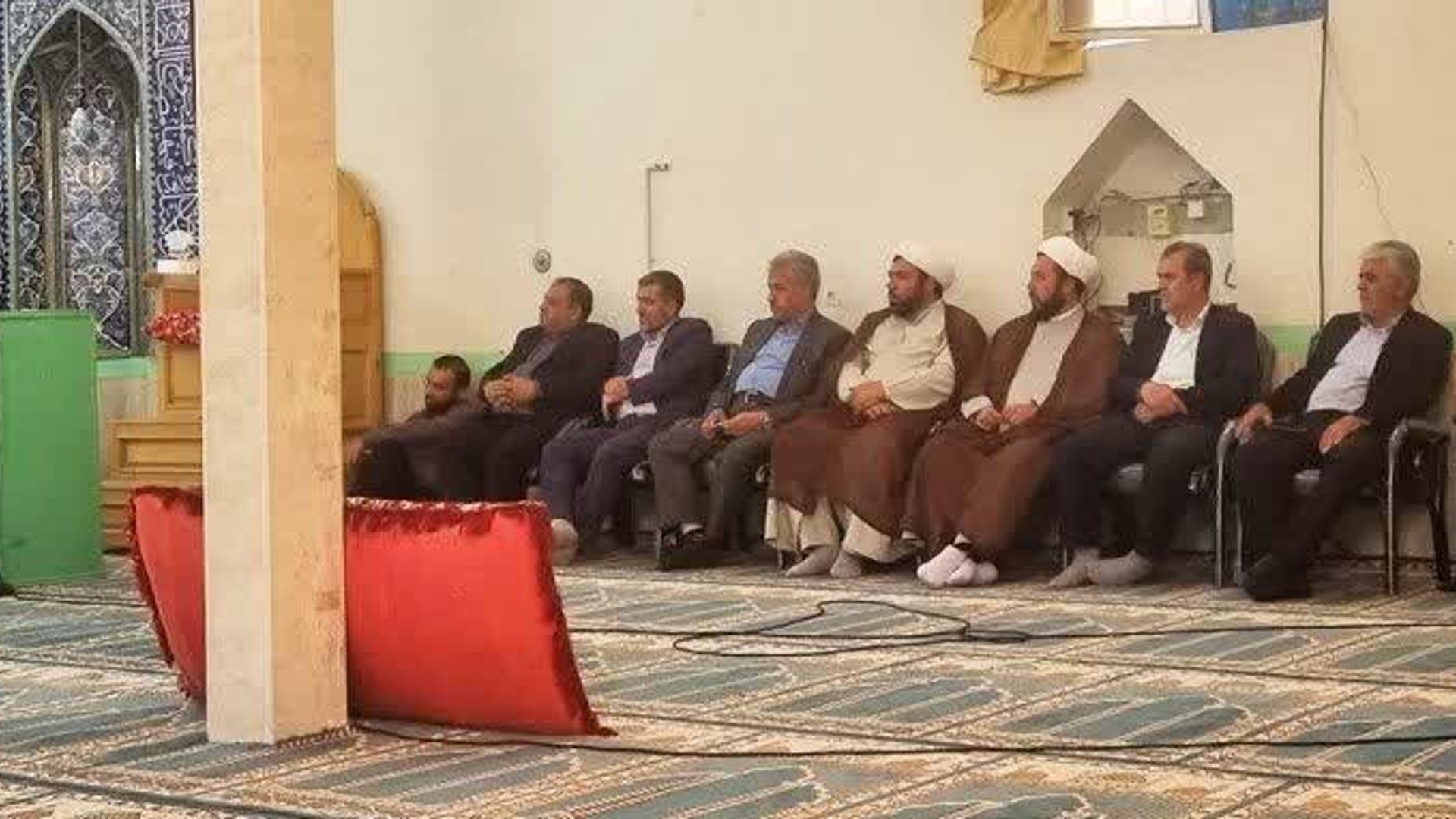 دیدار فرماندار و سایر مسئولین مربوطه با مردم شریف شهر خشکرود و بررسی مشکلات کشاورزان