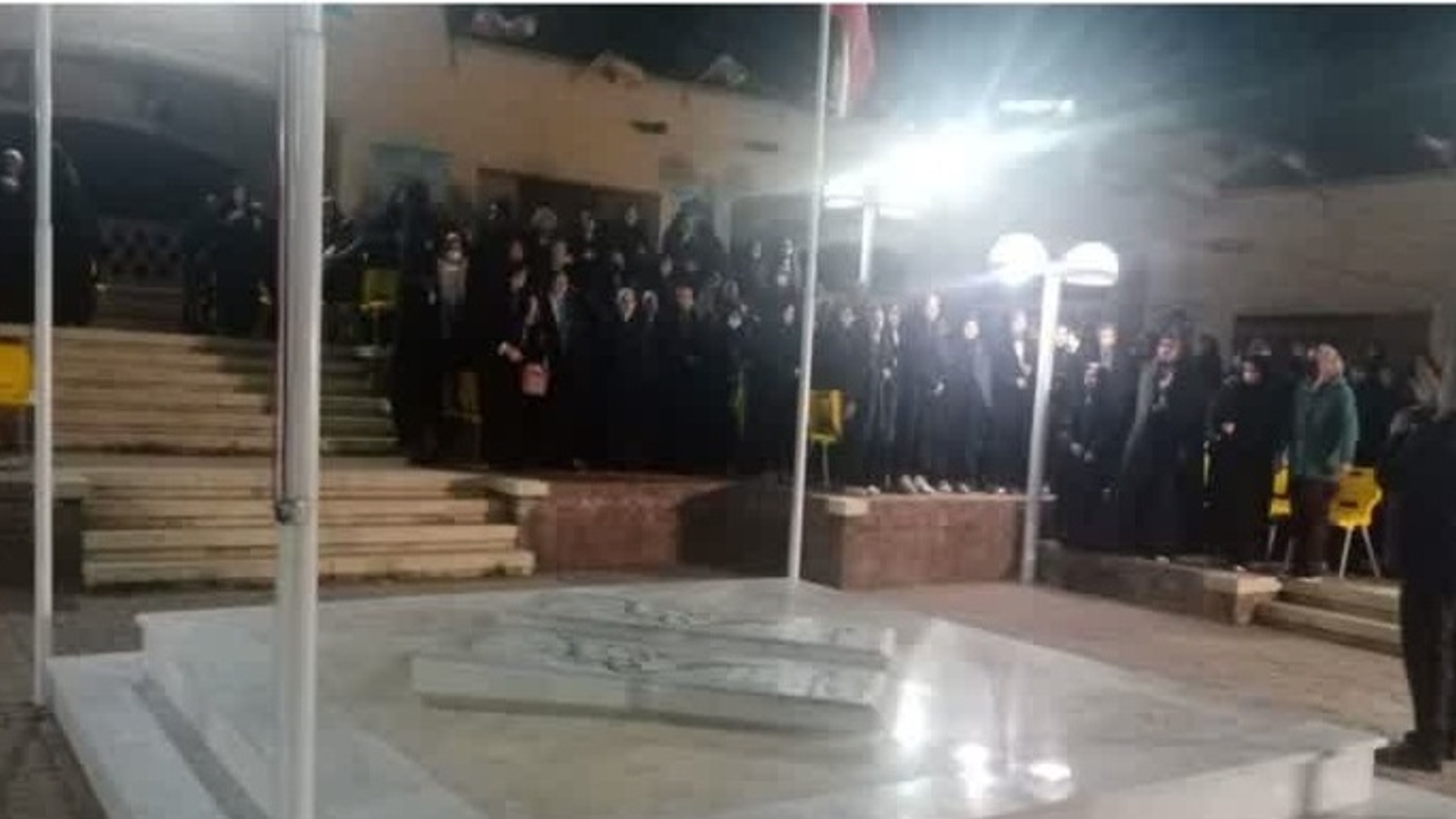 🔸مراسم دانش آموزی شبی با شهداء در محل یادمان شهدای گمنام اردوگاه امام خمینی(ره) لواسان