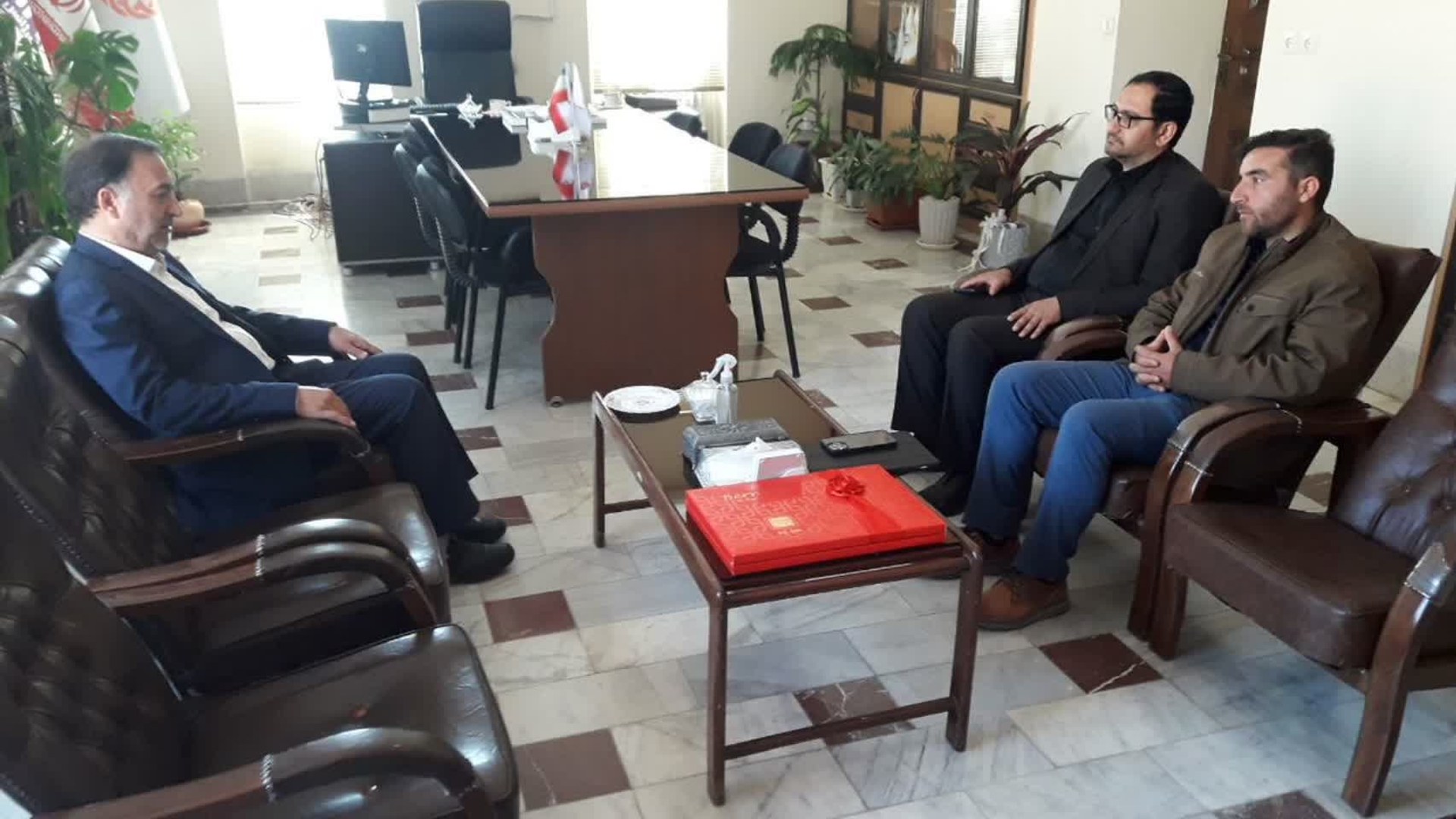 دیدار فرماندار کمیجان به اتفاق مدیر مرکز حرکتهای مردمی استان با مدیرکل بهزیستی استان
