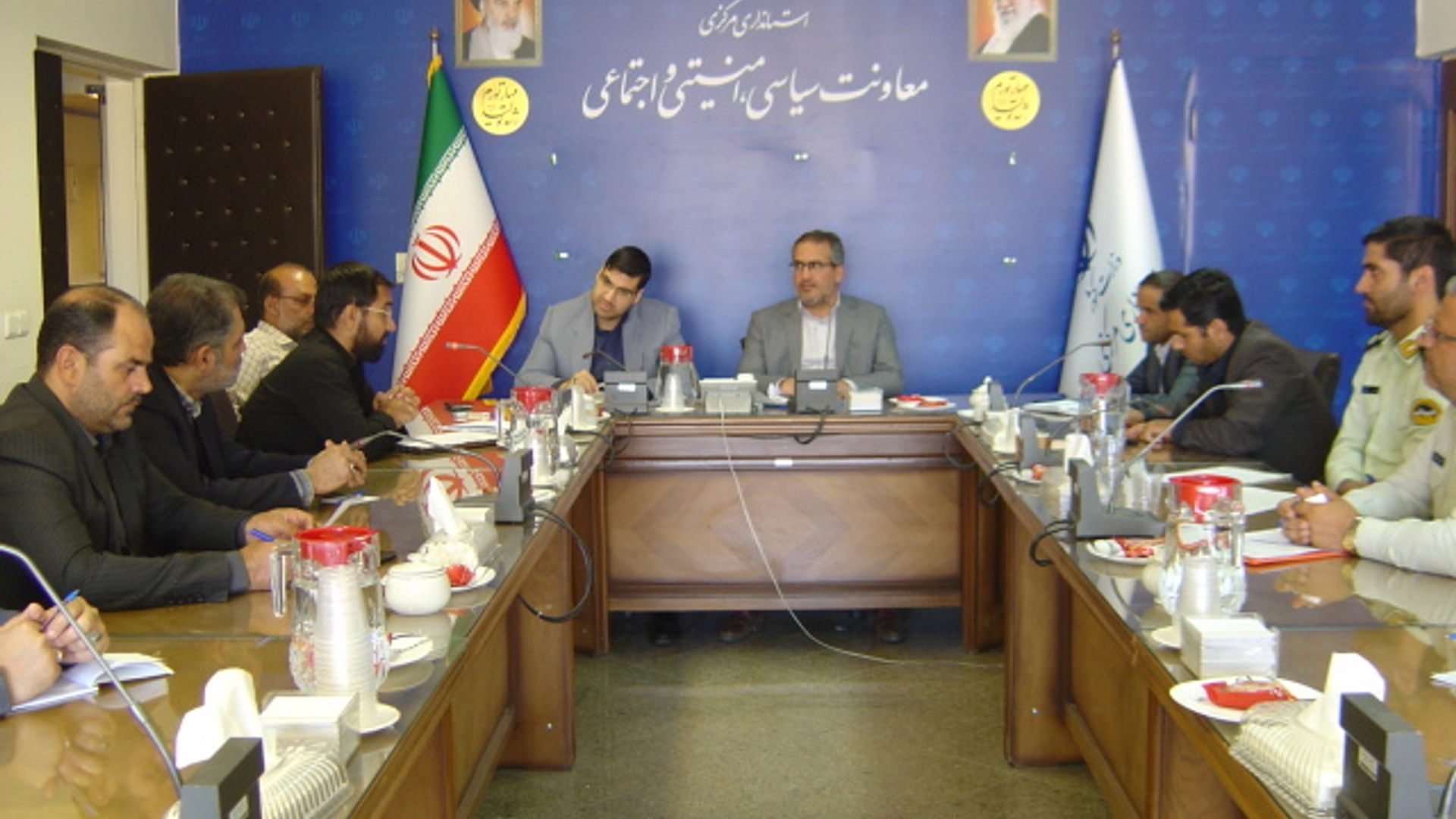 جلسه گشت محله محور بسیج (رضویون) در ساعت 30-8 صبح روز دوشنبه مورخ 23-5-1402 به ریاست آقای رحیمی تبار مدیر کل امنیتی و انتظامی برگزار گردید.