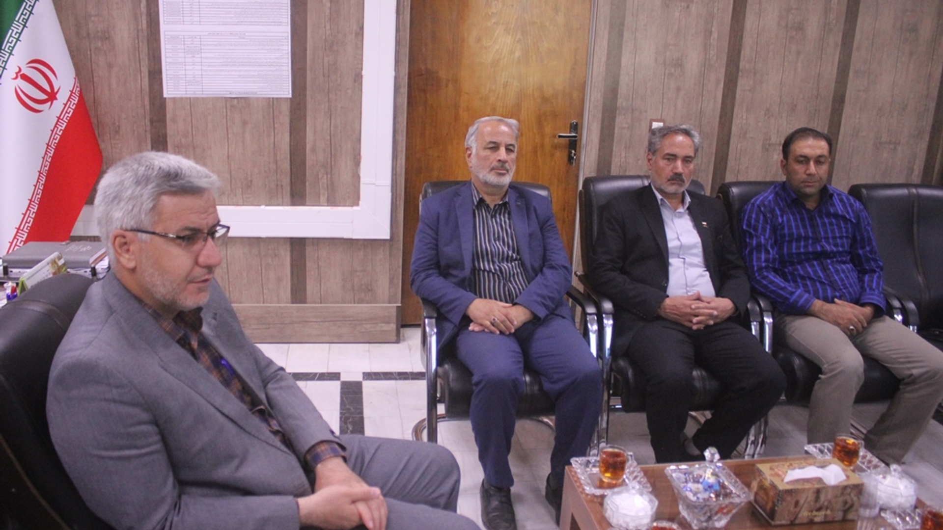 شهردار و اعضای شورای شهر خمین با فرماندار دیدار کردند