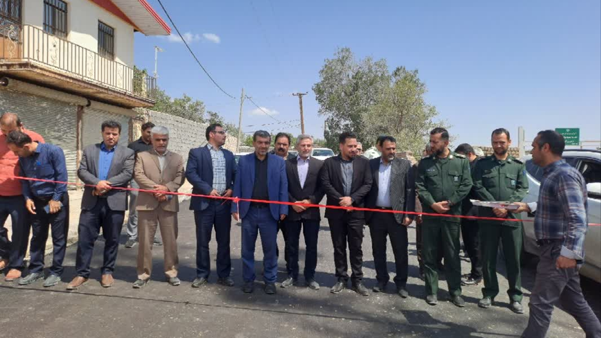 افتتاح و بهره برداری پروژه آسفالت معابر روستای عین آباد