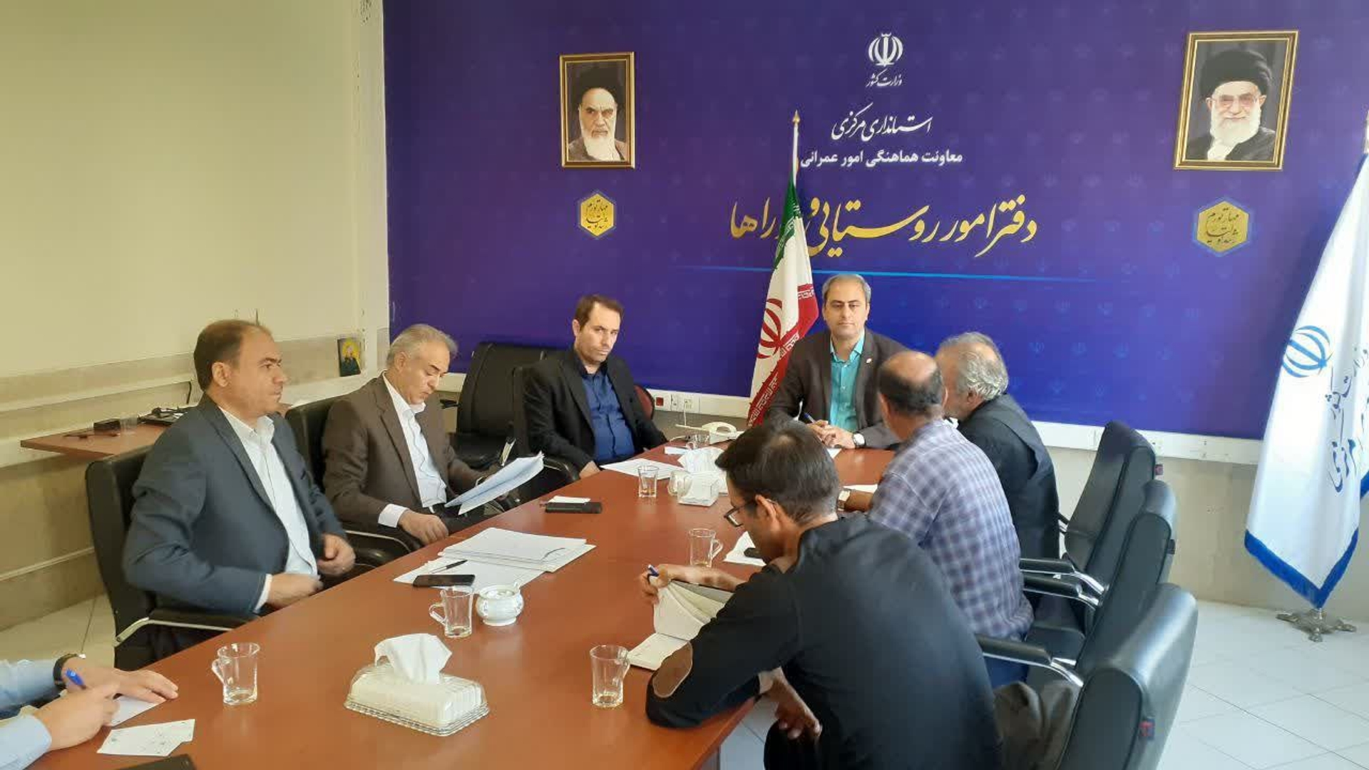برگزاری جلسه بررسی تفاهم نامه واگذاری کمپ گردشگری بلاغ حک شهرستان شازند