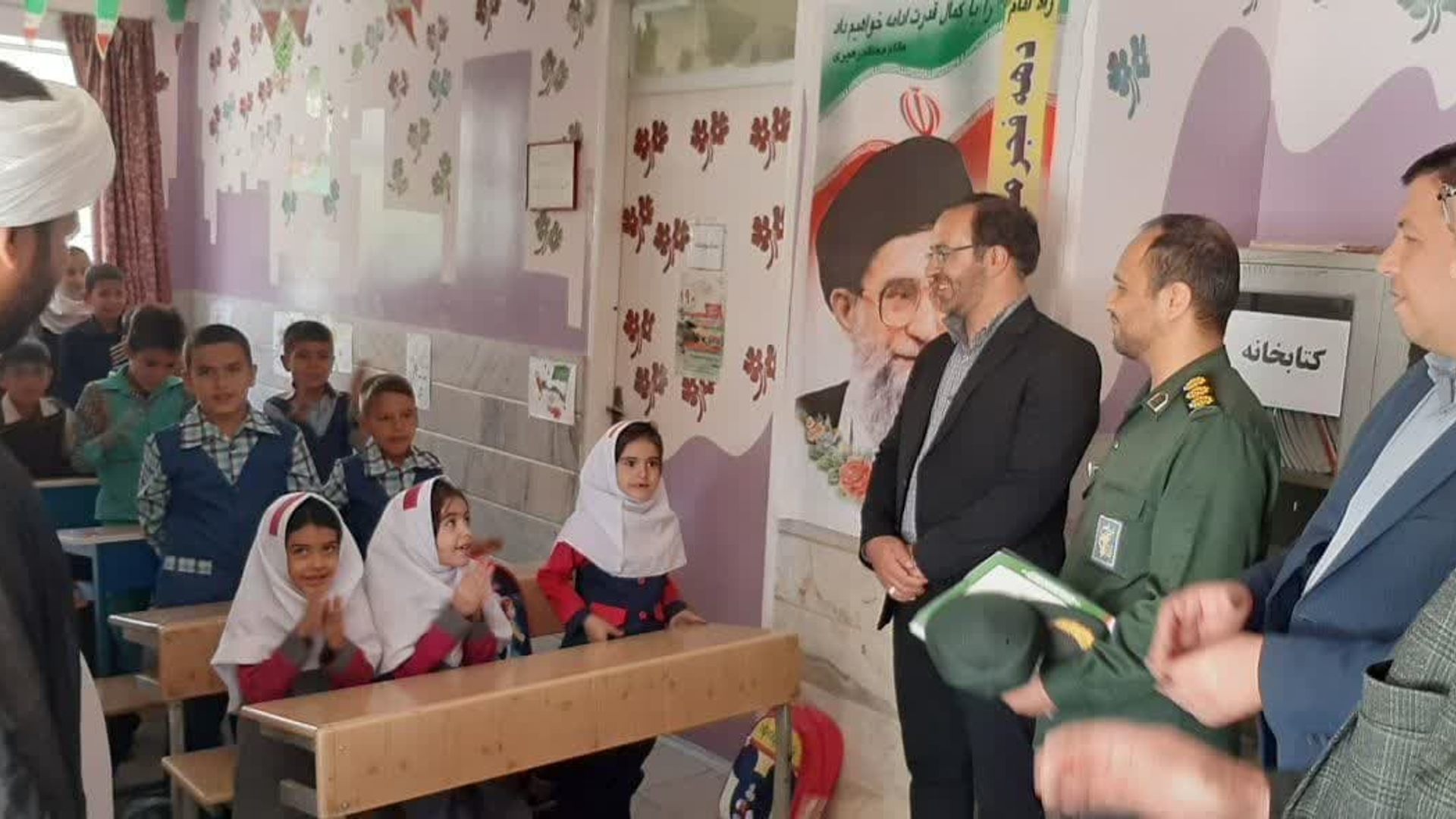 نواختن زنگ ایثار و مقاومت وآغاز بازگشایی مدارس در مدرسه روستای هفتان