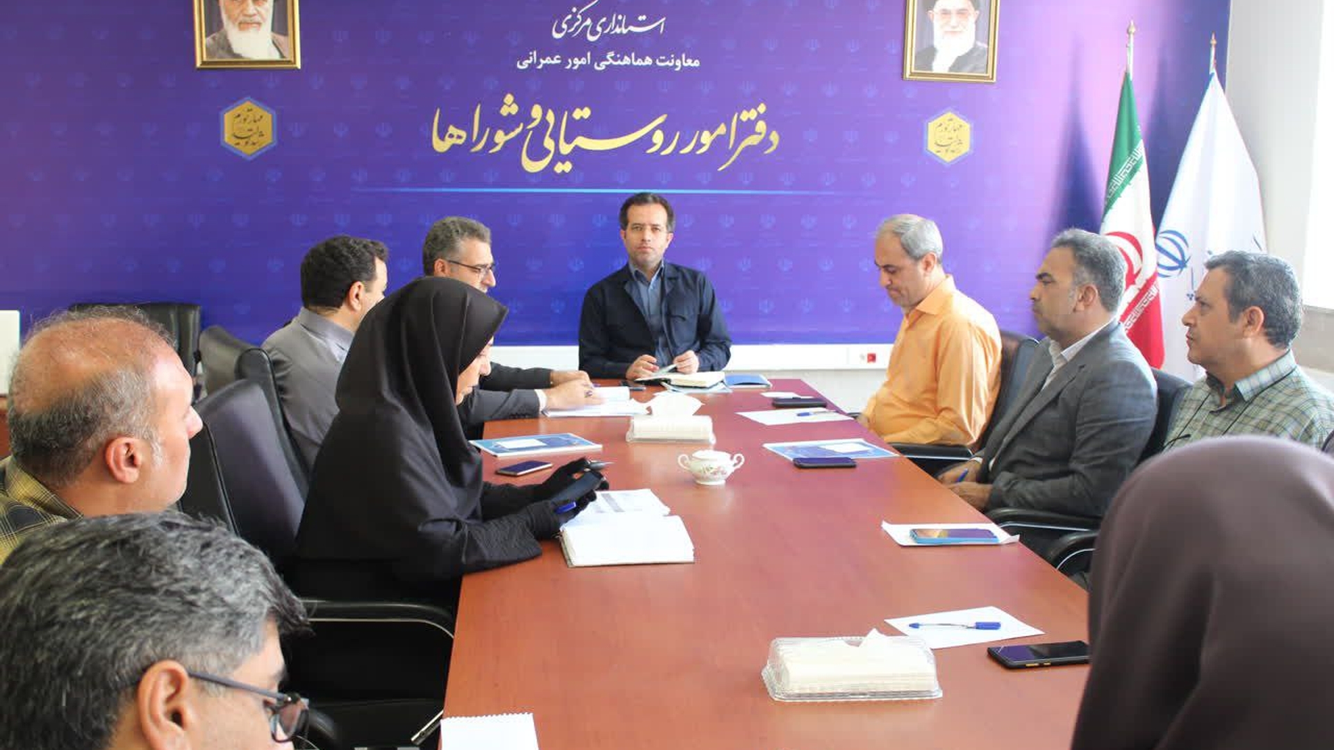 برگزاری جلسه بررسی عملکرد و هماهنگی برنامه های دفتر امور روستایی و شوراها
