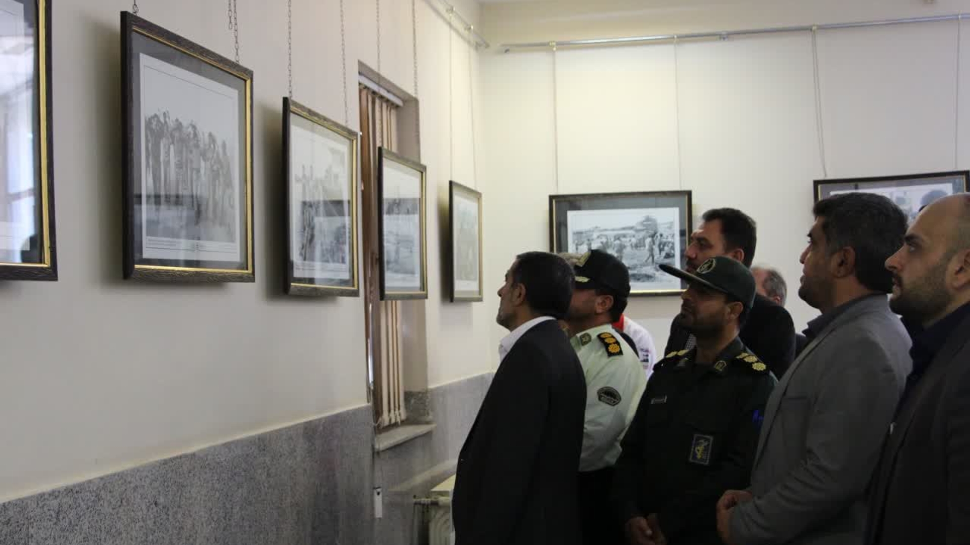 برپایی نمایشگاه عکس جلوه های ایثار در زرندیه