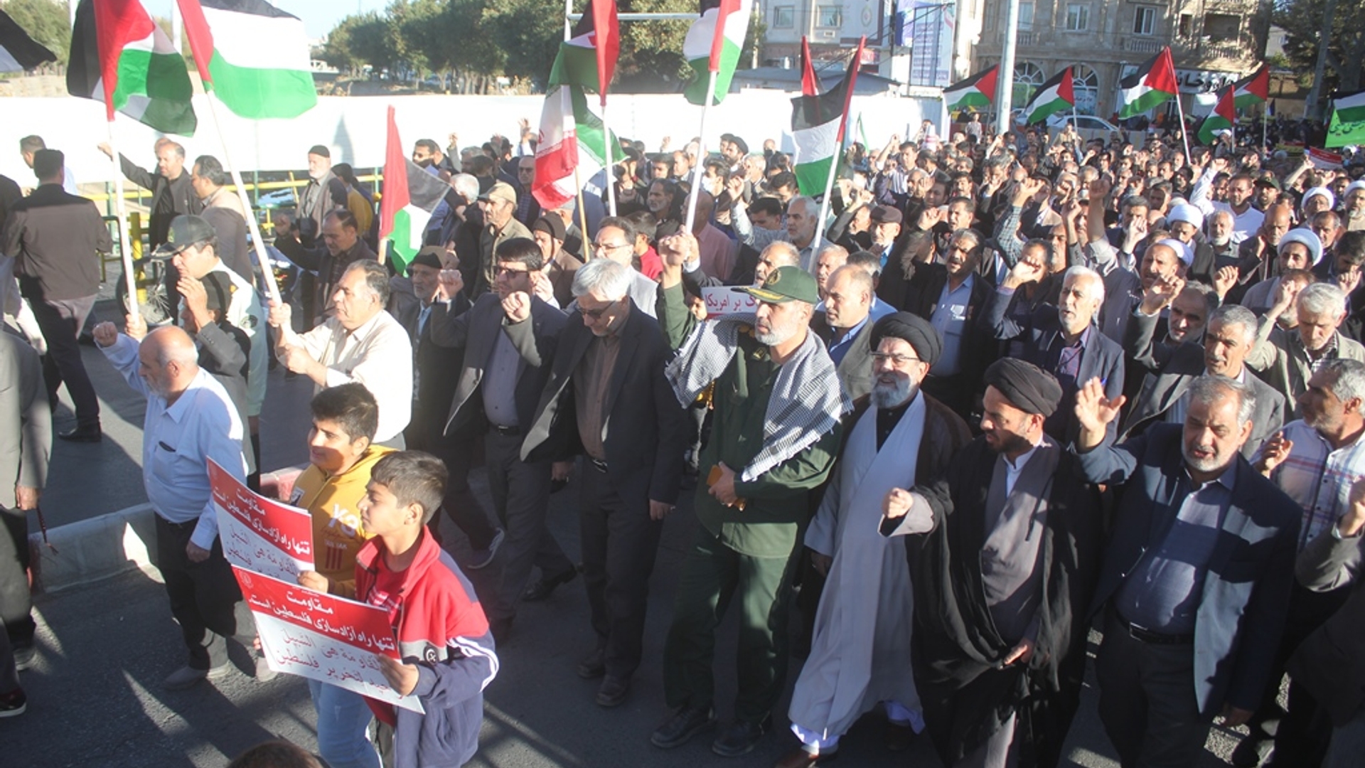 راهپیمایی محکومیت جنایات رژیم صهیونیستی و حمایت از مردم مظلوم فلسطین در خمین برگزار شد