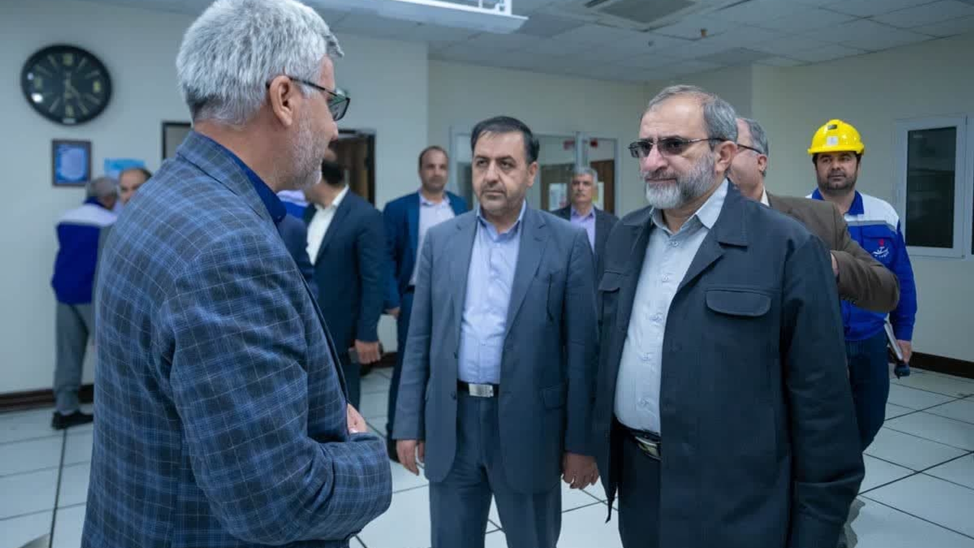 استاندار مرکزی از پتروشیمی خمین بازدید کرد