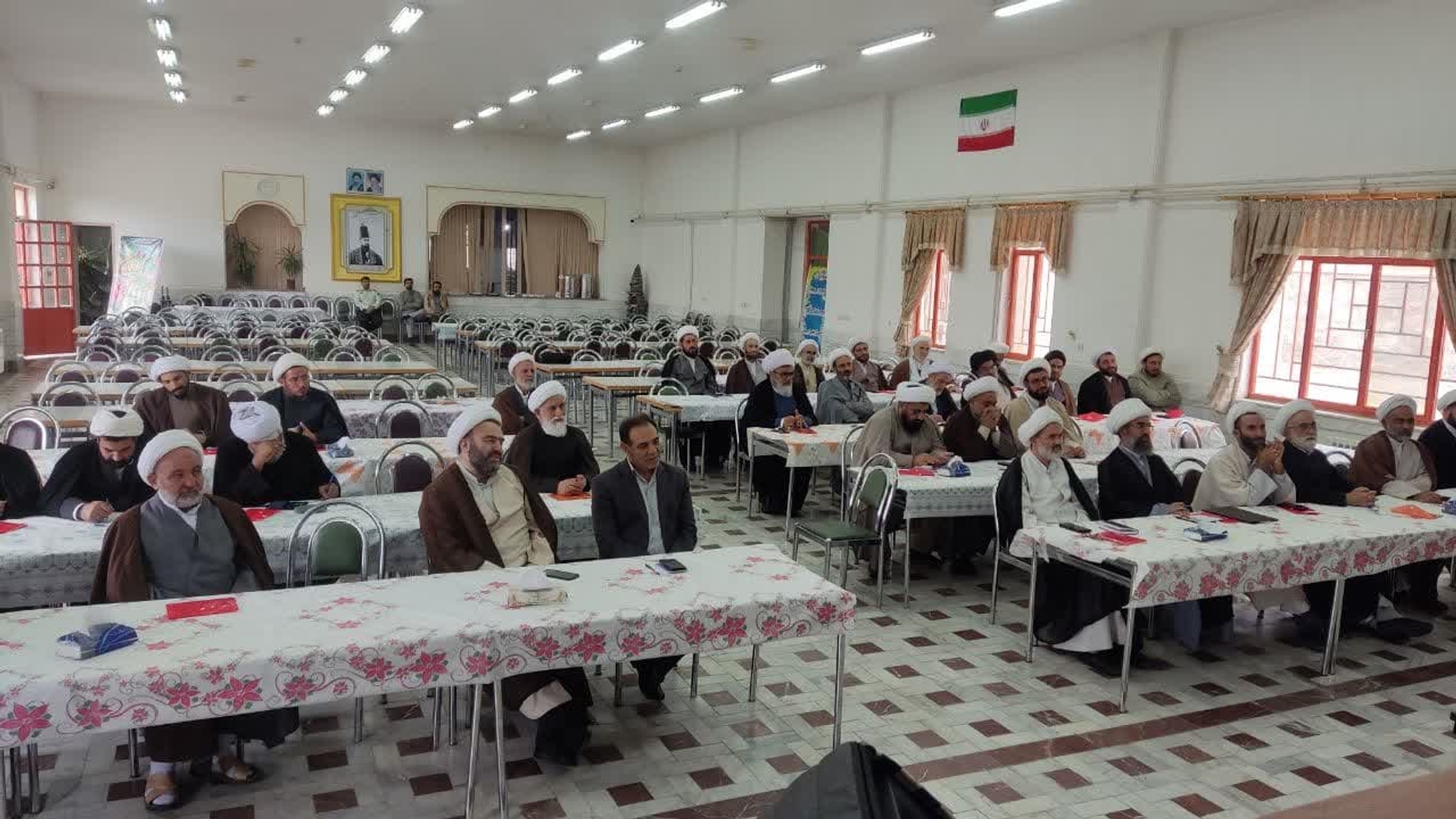اولین گردهمایی مشترک ائمه جمعه و خطبای موقت استان مرکزی