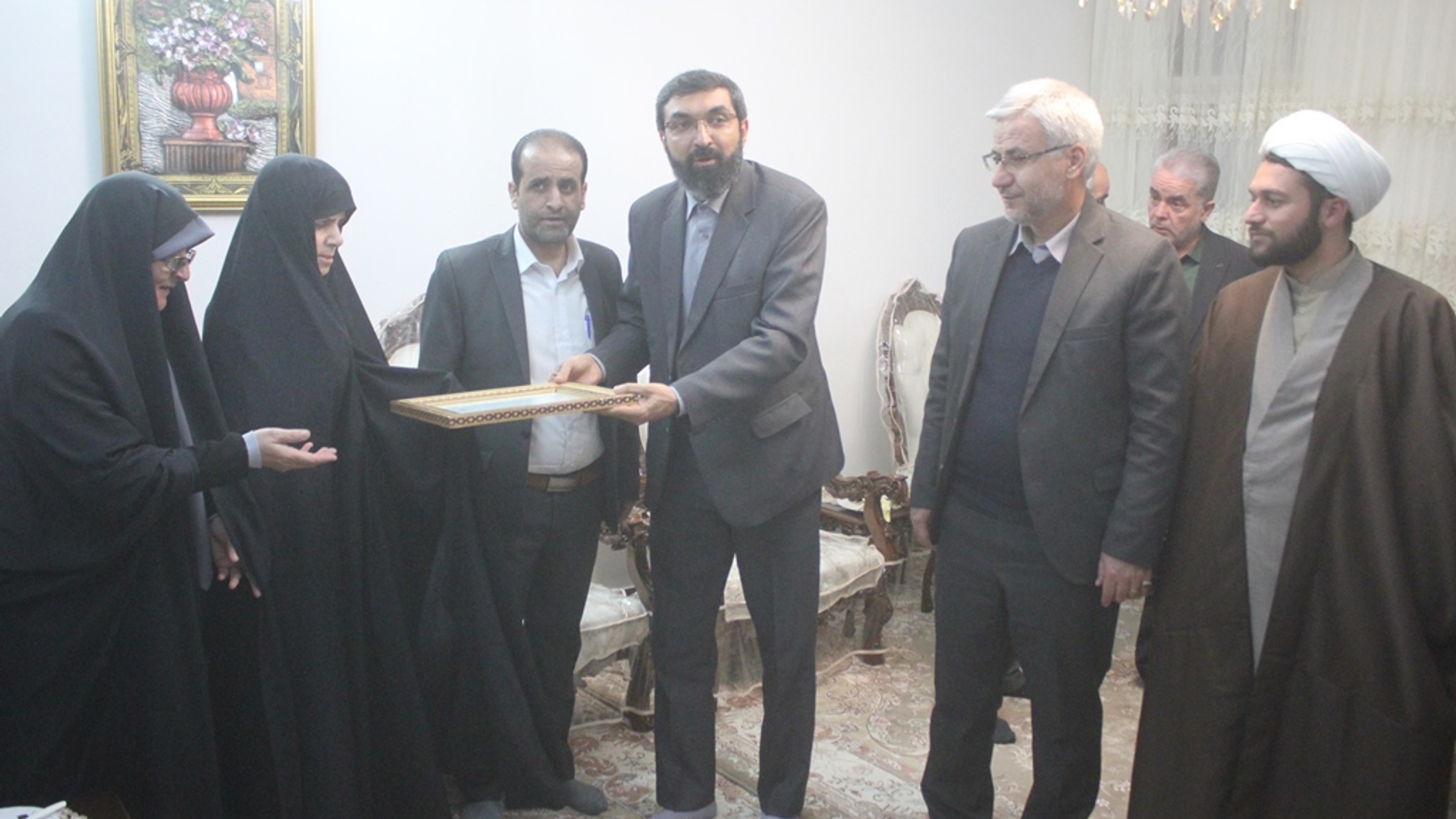 مدیر کل امور ایثارگران وزارت جهاد کشاورزی با خانواده شهیدان بیات و فضلی در خمین دیدار کرد