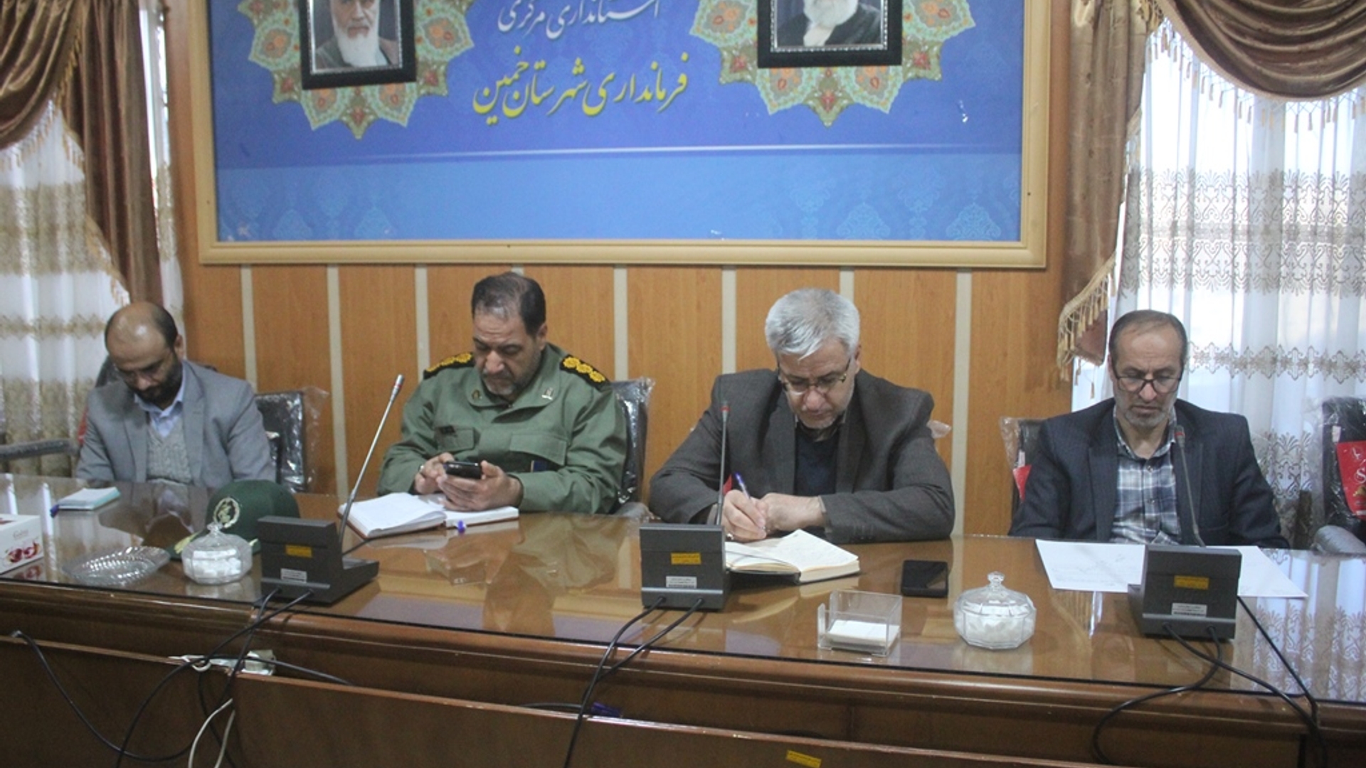 چهارمین جلسه قرارگاه عفاف و حجاب شهرستان خمین برگزار شد