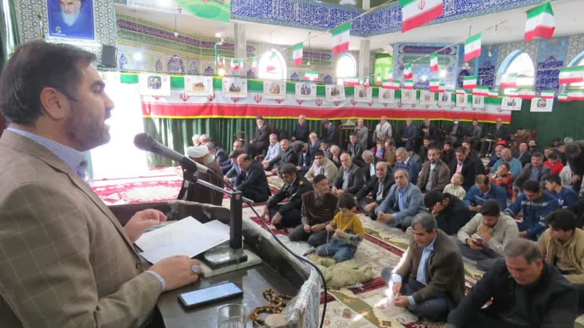 سخنرانی فرماندار شهرستان در بین الصلاتین نماز جمعه به مناسبت ایام الله دهه فجر انقلاب