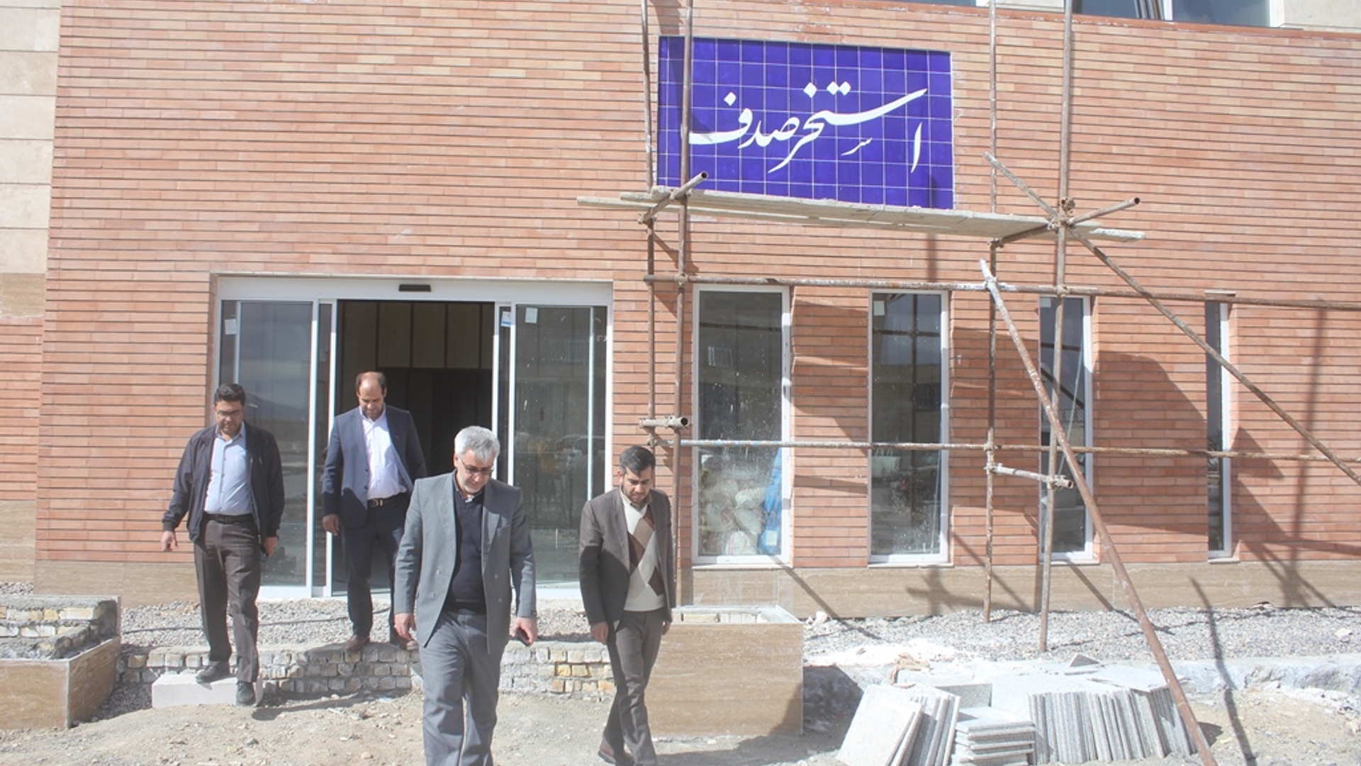 فرماندار از پروژه های استخر ورزشگاه های شهید مطهری و کارگران خمین بازدید کرد