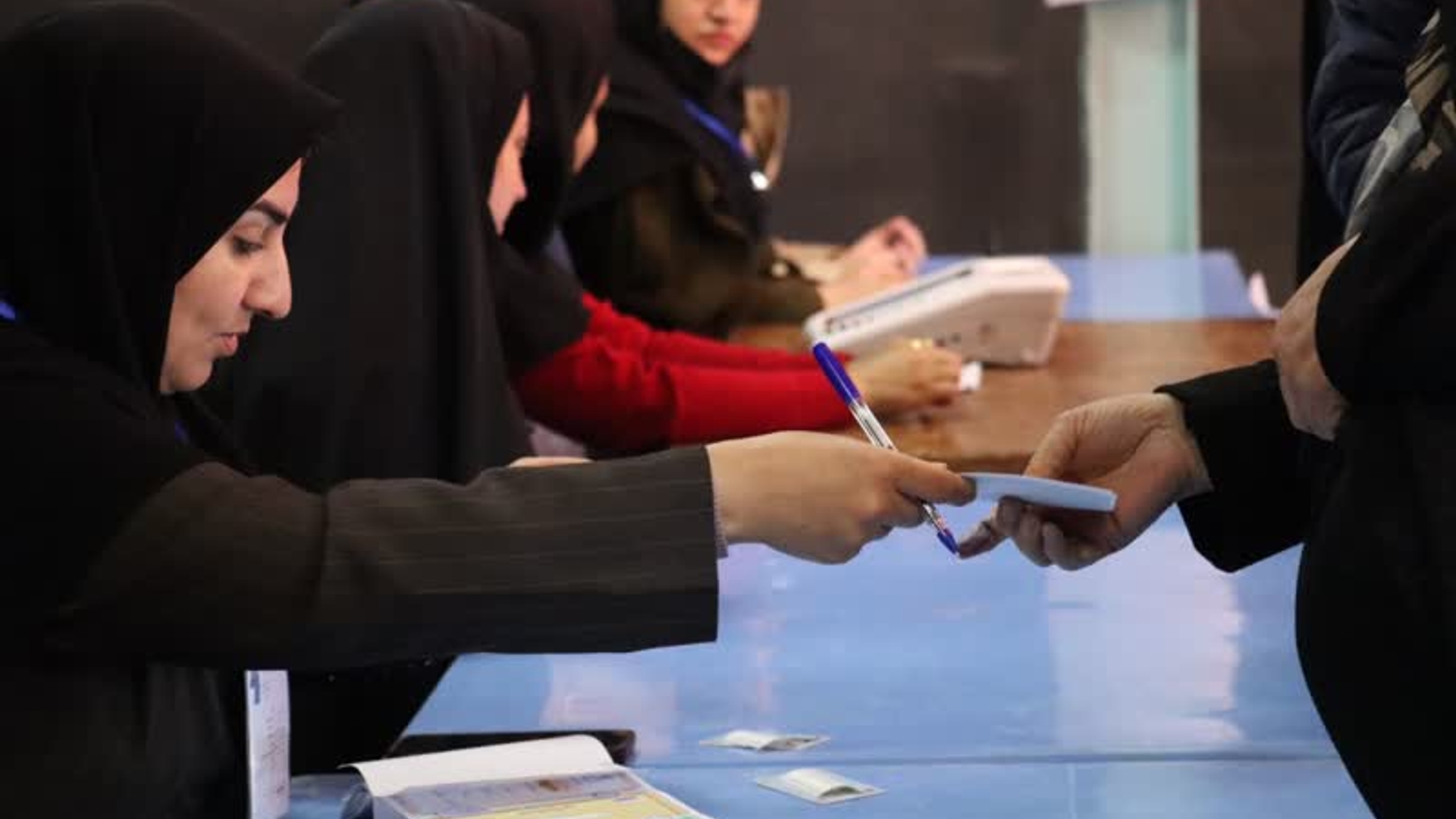 حماسه انتخاب با حضور پرشور مردم دیار امیرکبیر پای صندوق های رأی