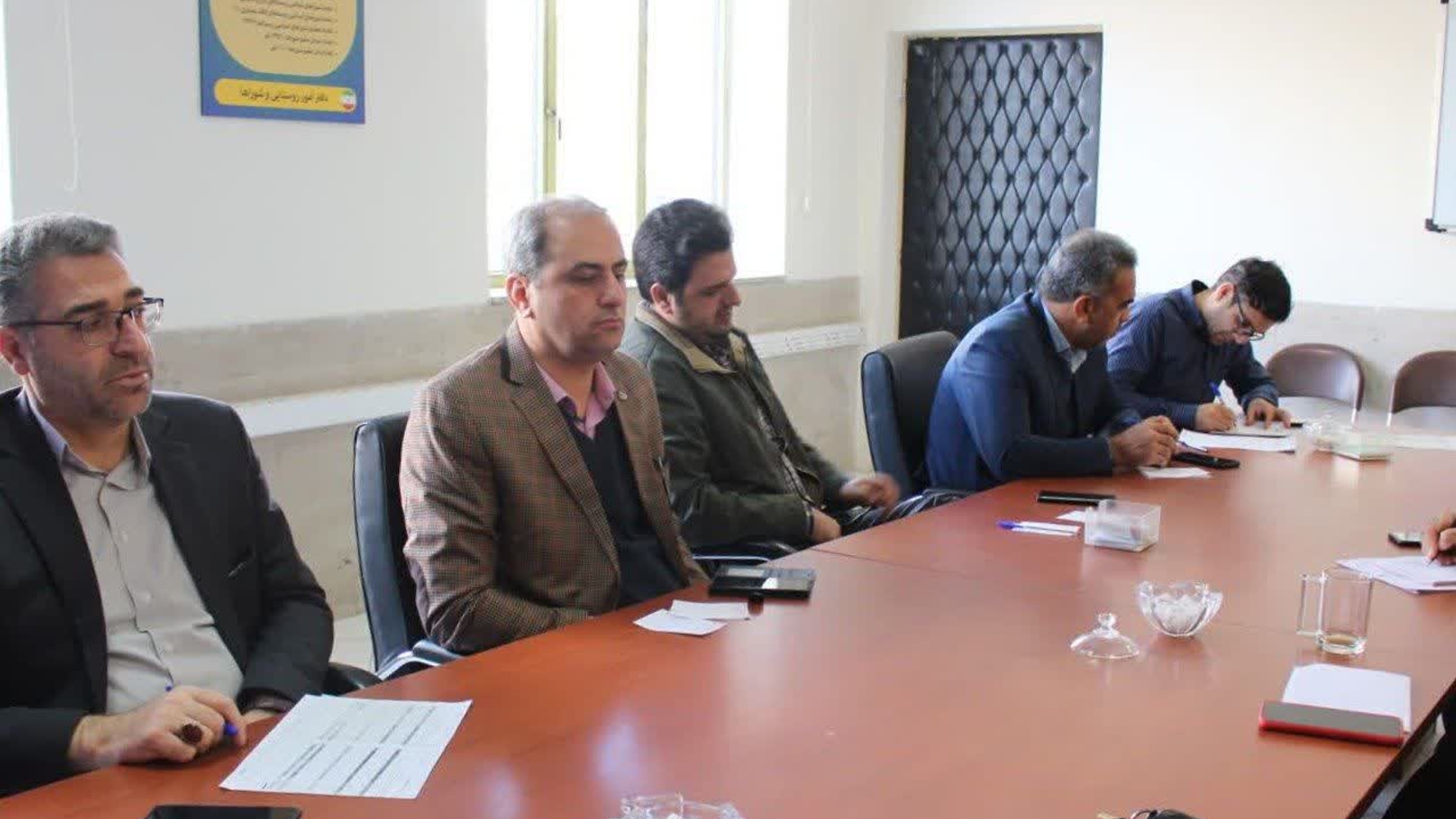 برگزاری جلسه بررسی عملکرد و هماهنگی برنامه های دفتر امور روستایی و شوراها#