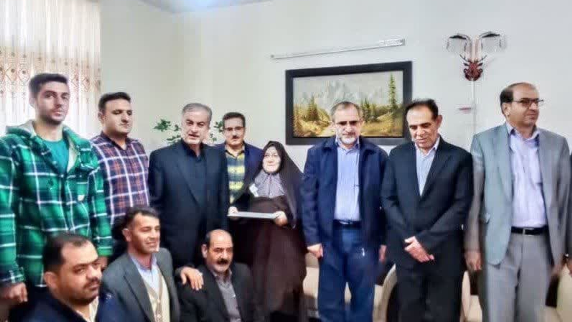 دیدار نوروزی استاندار مرکزی با خانواده امیر شهید "داود احمدی‌بیغش" در شازند