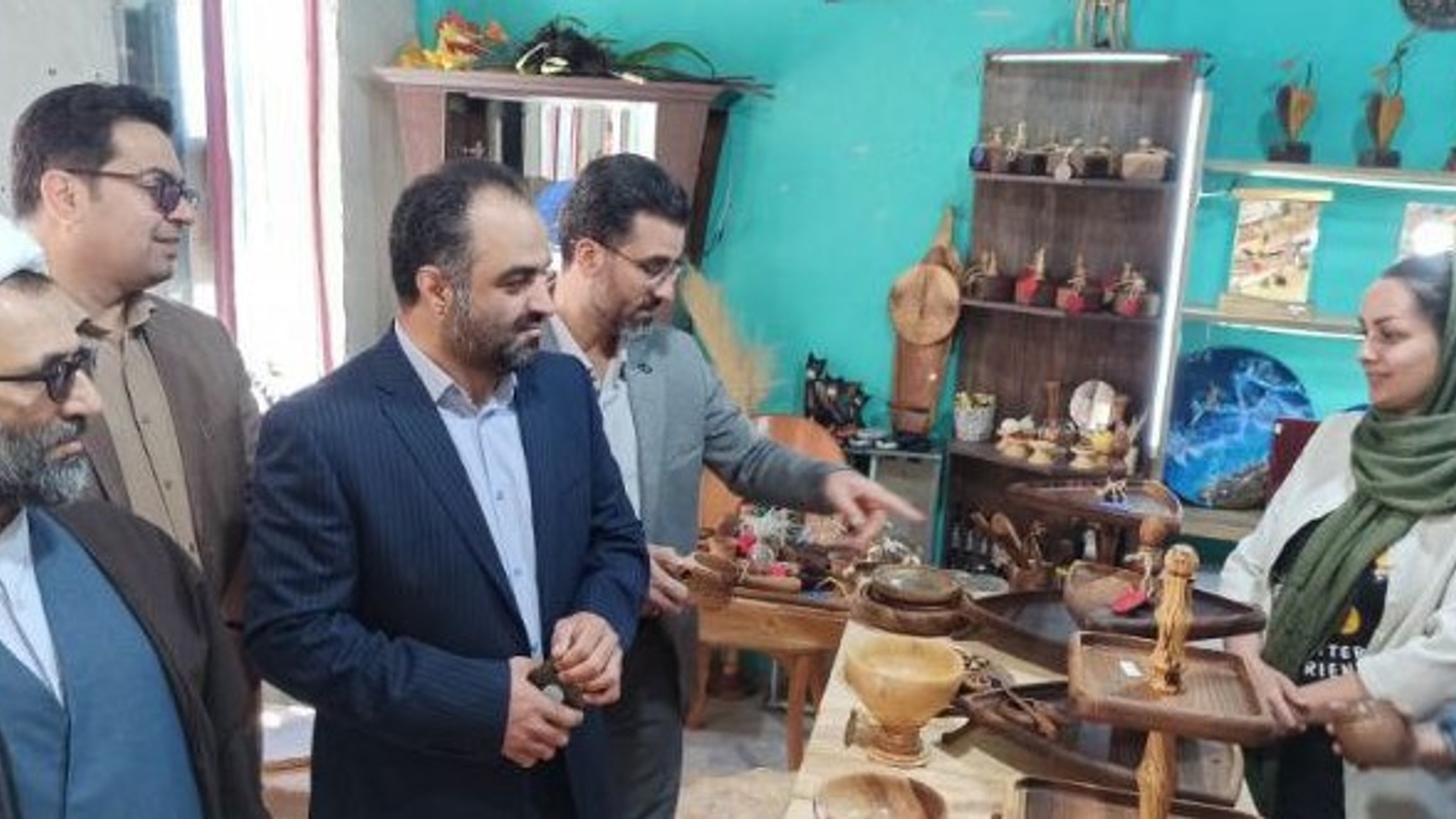 بازدید از بازارچه صنایع دستی پارک سرچشمه