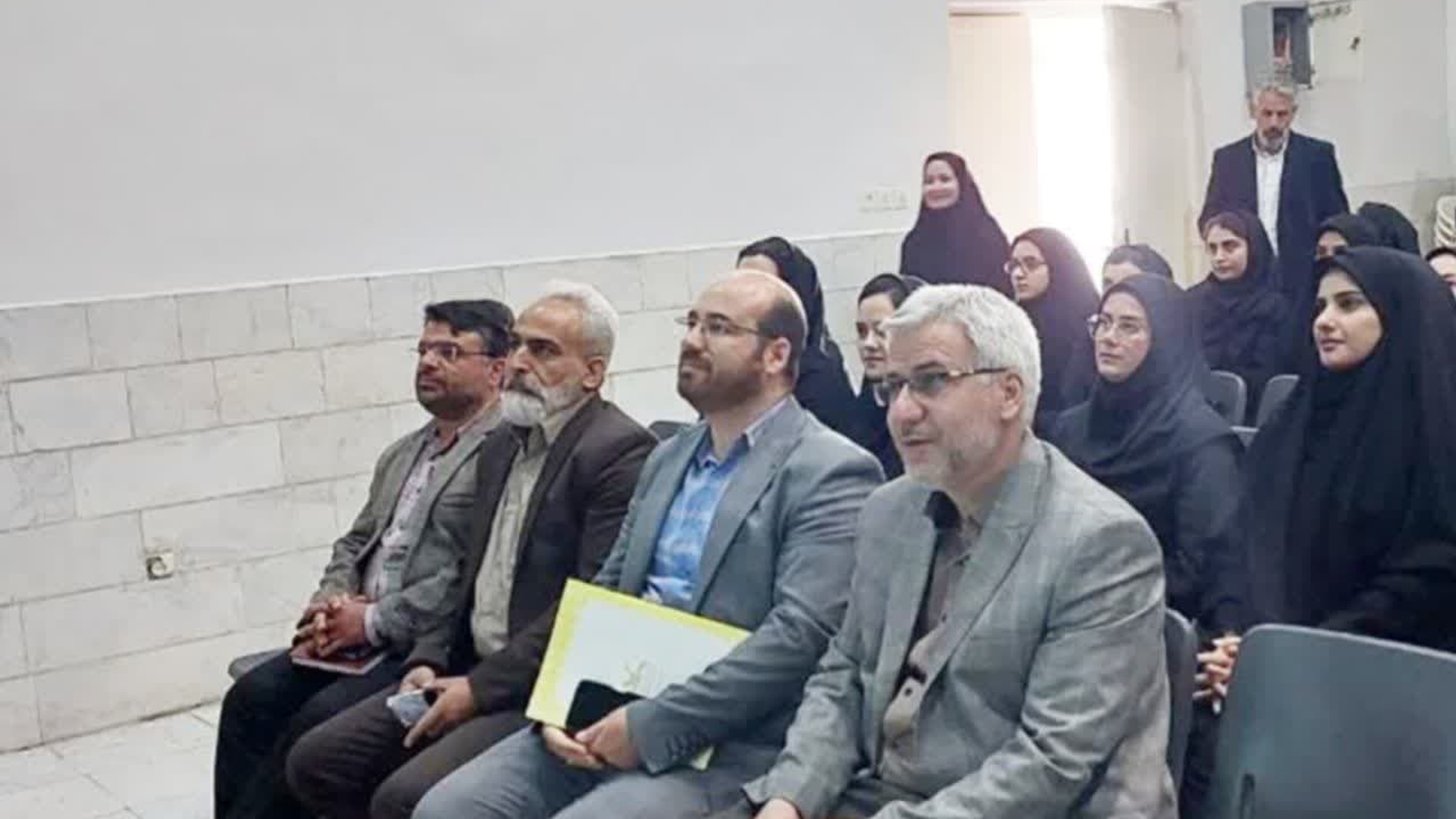 فرماندار از روند برگزاری اولین دوره تربیت مربی مهد کودک استان در شهرستان خمین بازدید کرد