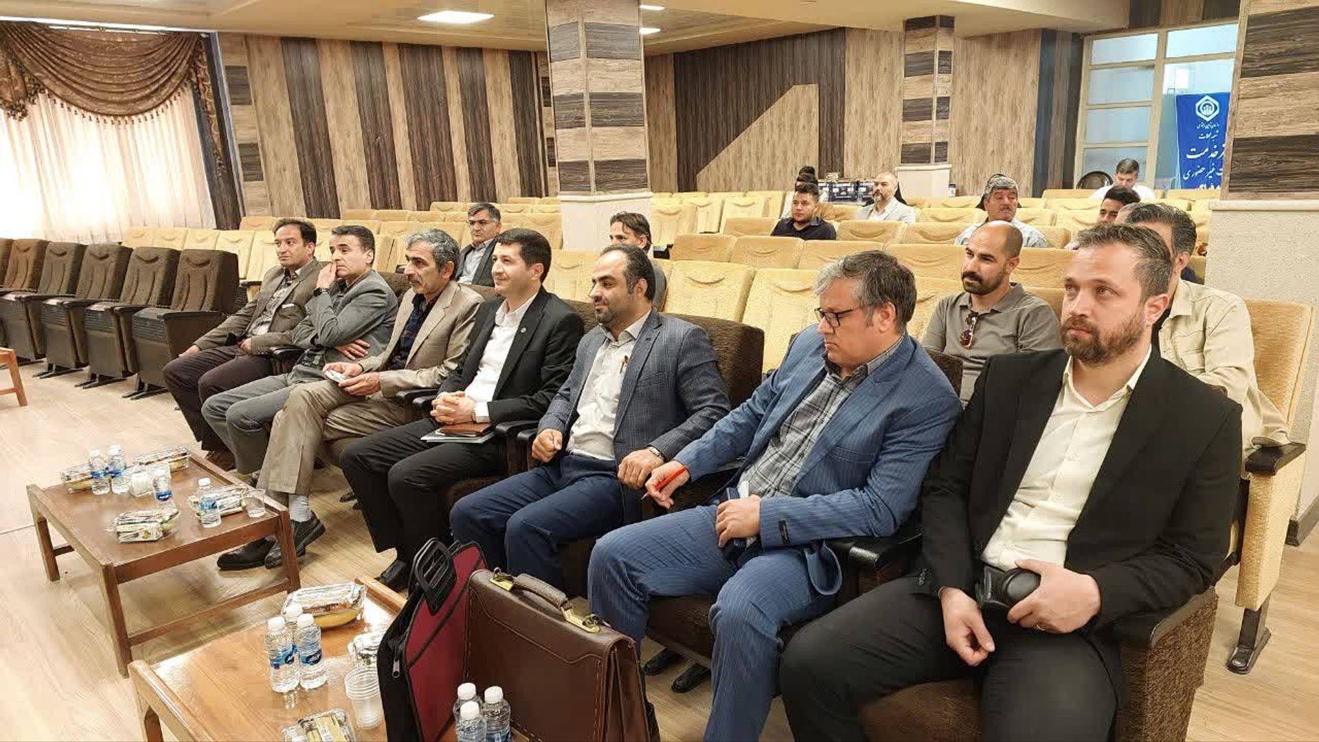 جلسه آموزشی قوانین تامین اجتماعی در محلات برگزار شد.