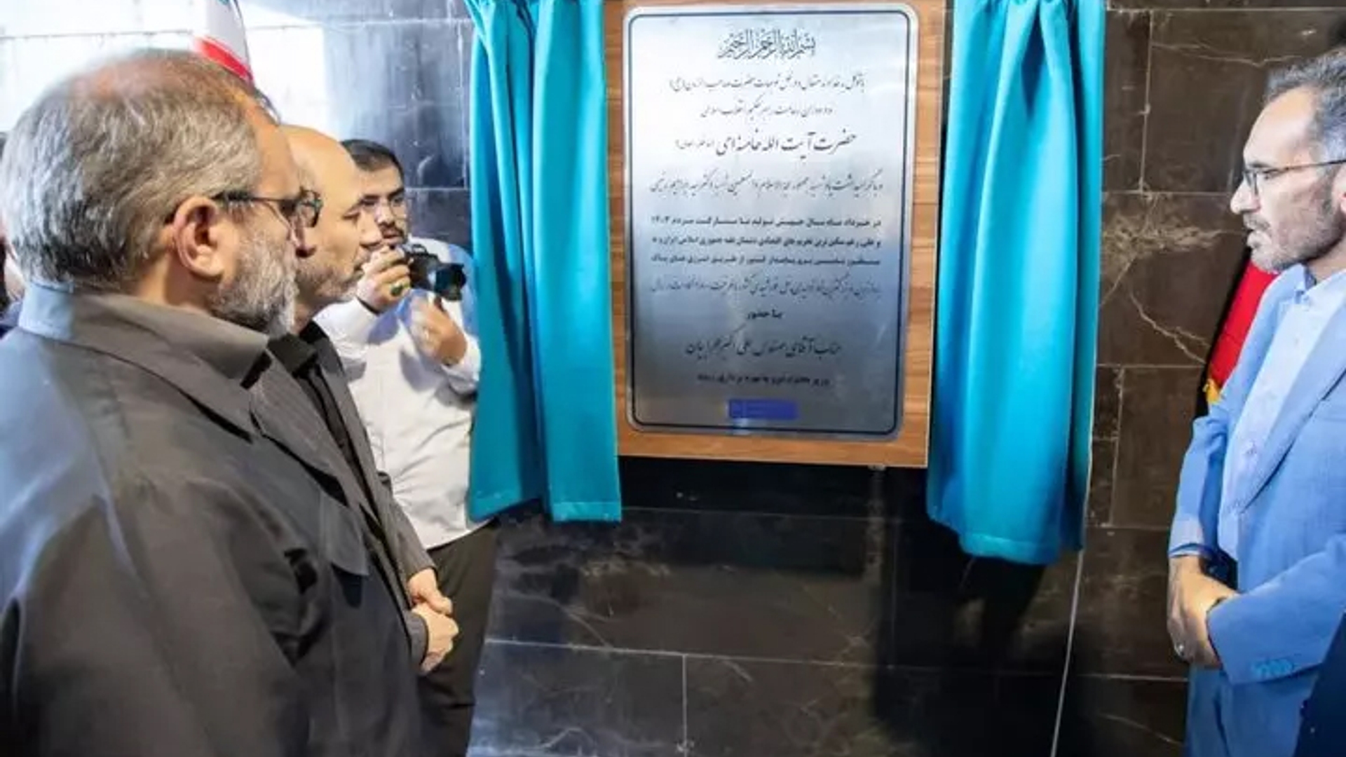 فاز دوم بزرگترین کارخانه تولید پنل خورشیدی کشور در خمین به بهره‌برداری رسید